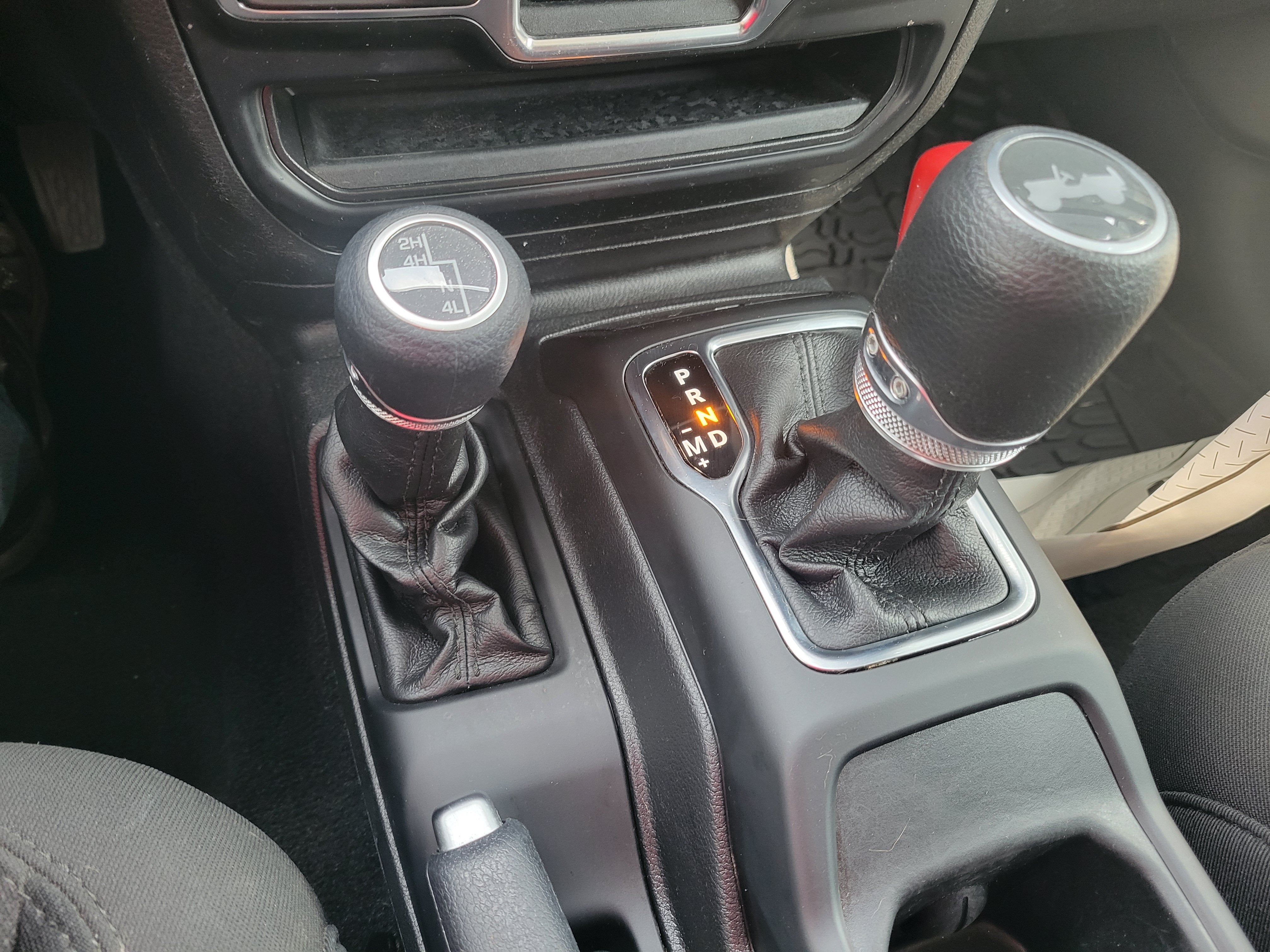 2022 Jeep Wrangler Sport - Photo 17