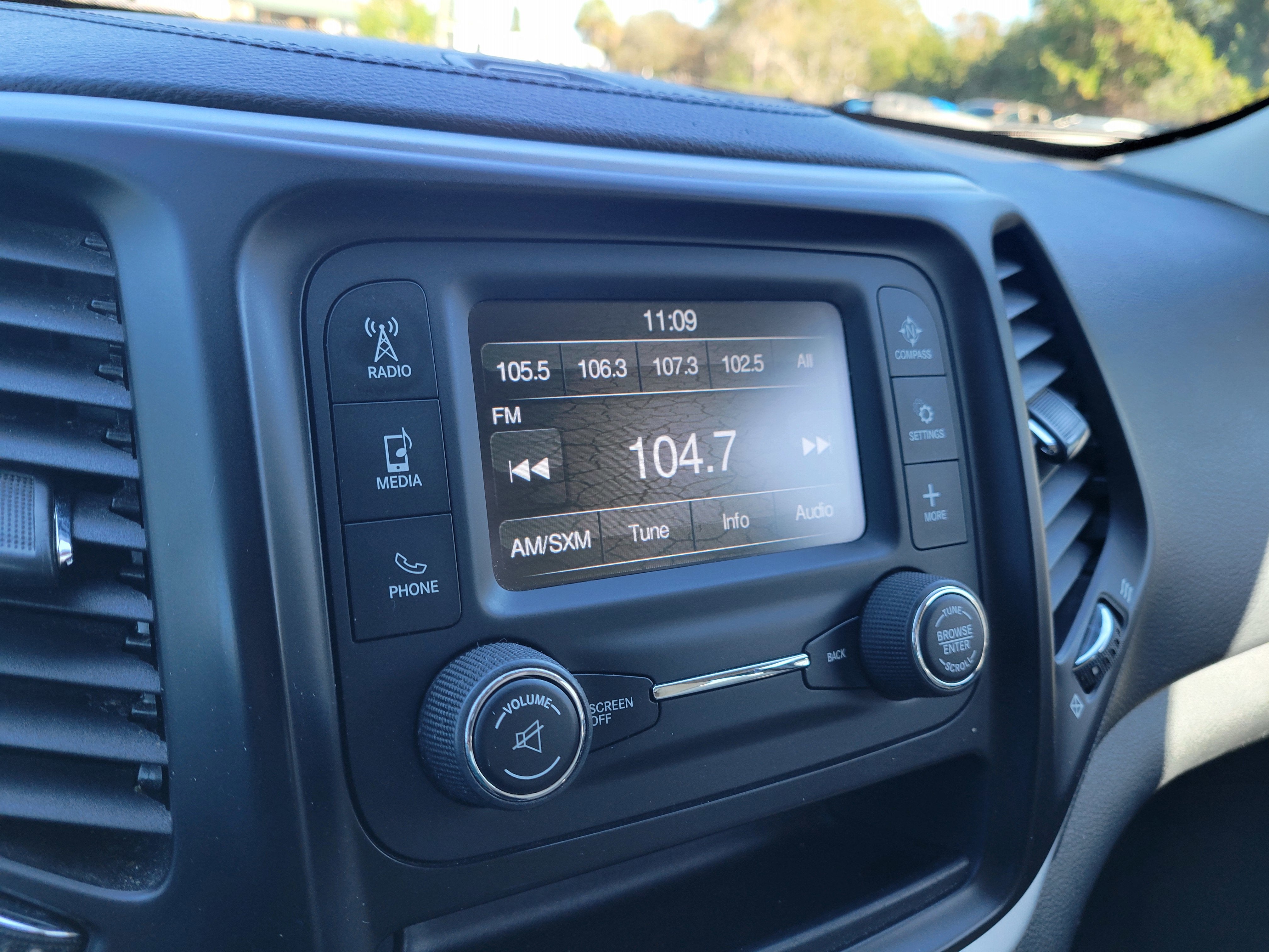 2016 Jeep Cherokee Sport