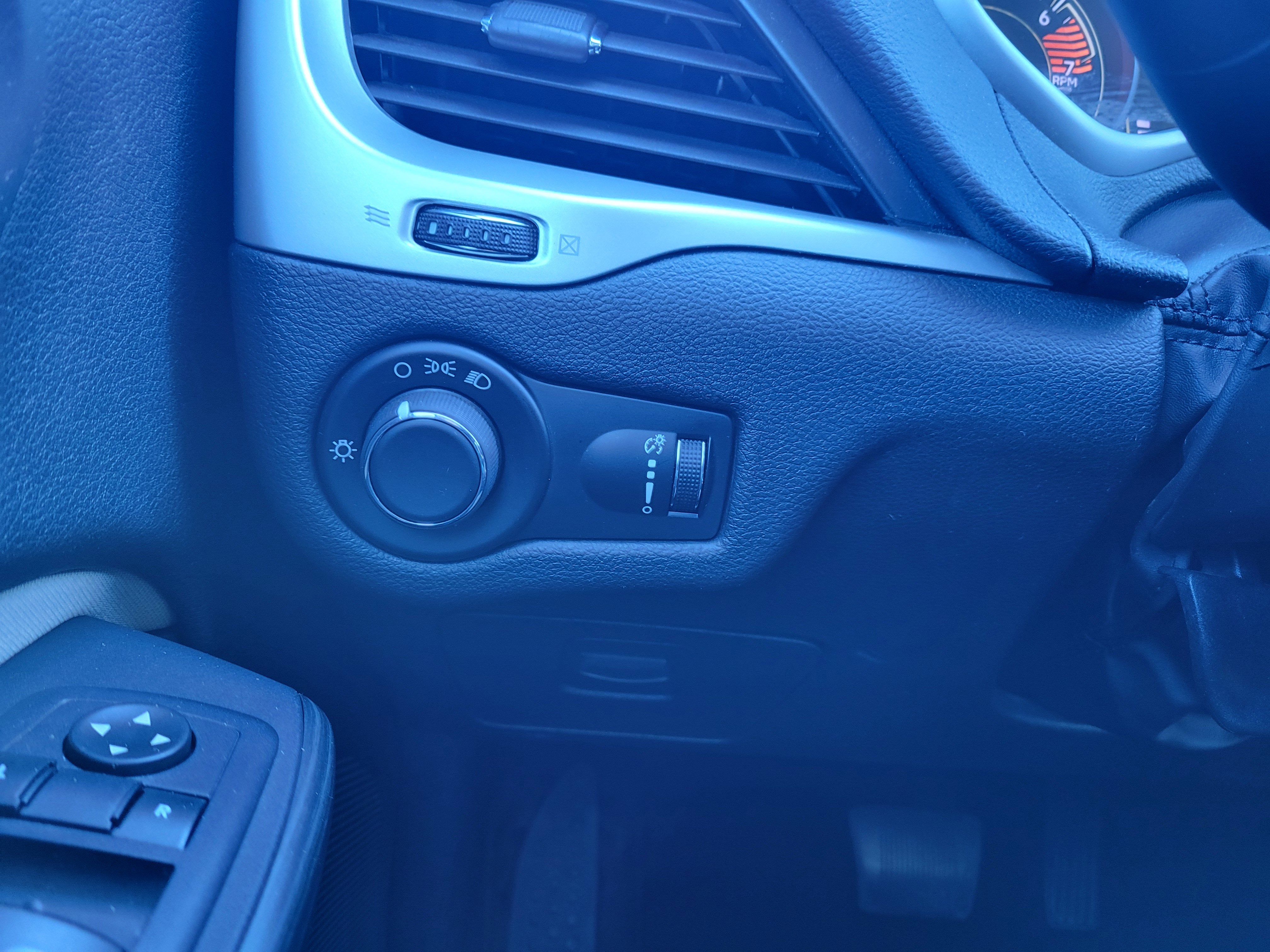 2016 Jeep Cherokee Sport