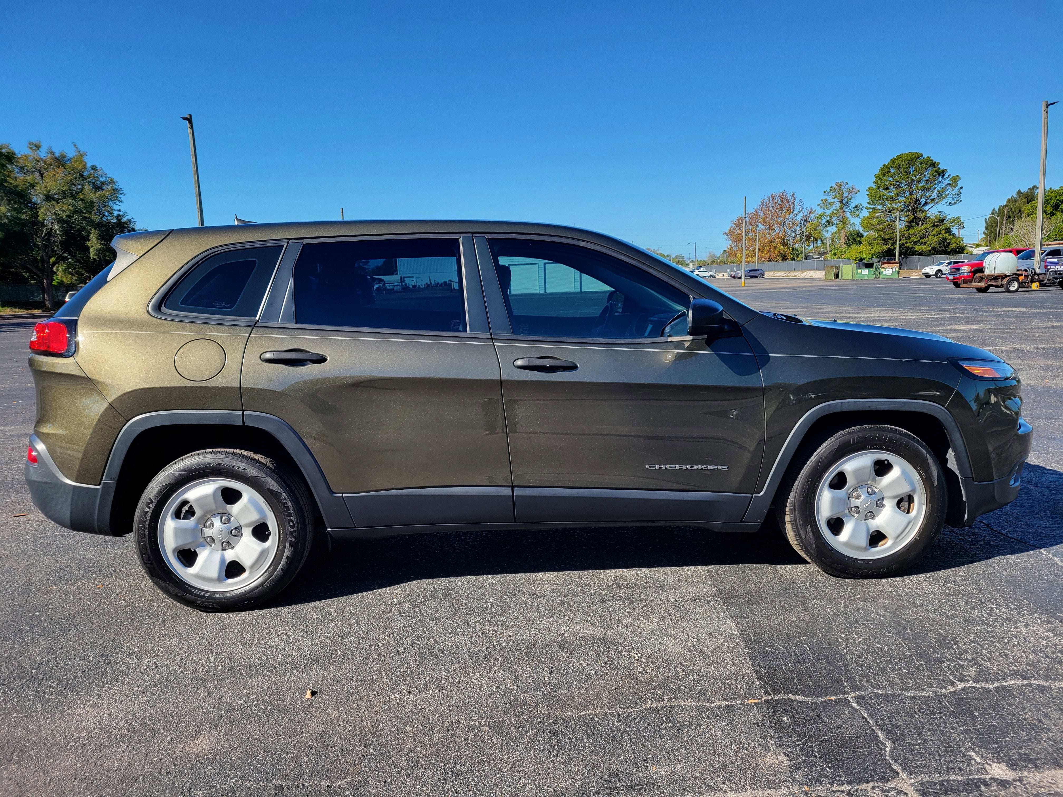 2016 Jeep Cherokee Sport