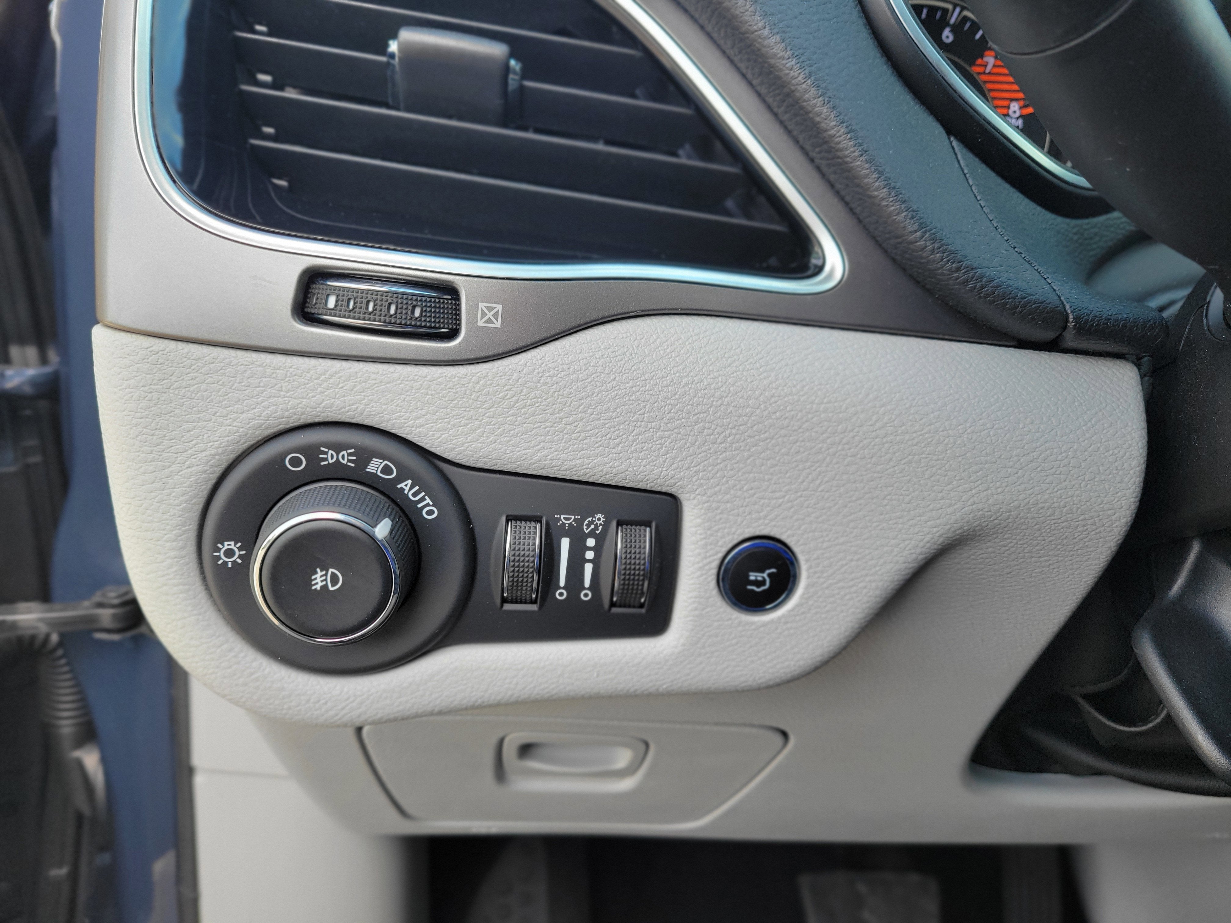 2020 Jeep Cherokee Limited FWD