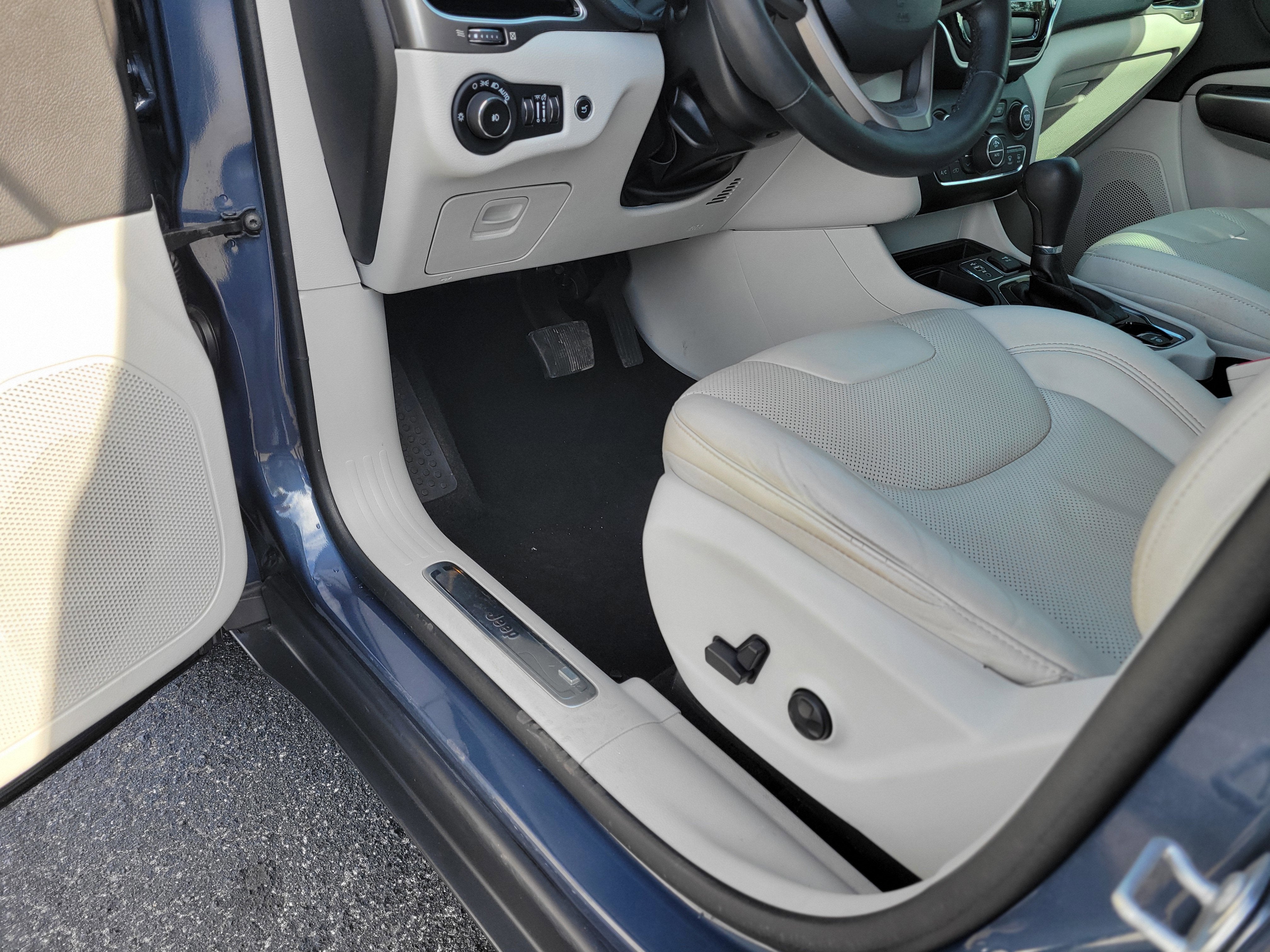 2020 Jeep Cherokee Limited FWD