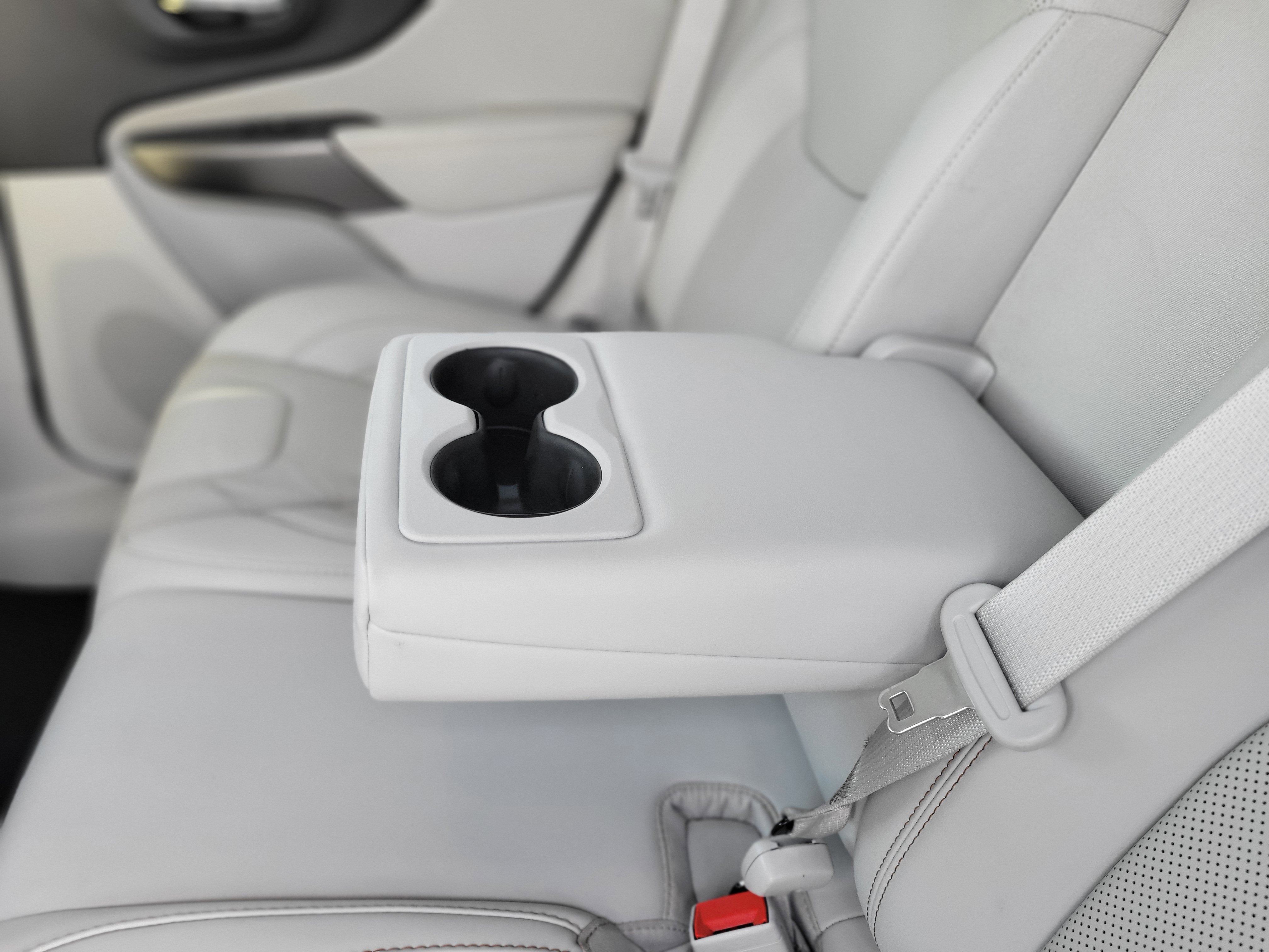 2020 Jeep Cherokee Limited FWD