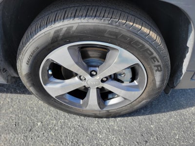 2020 Jeep Cherokee Limited FWD