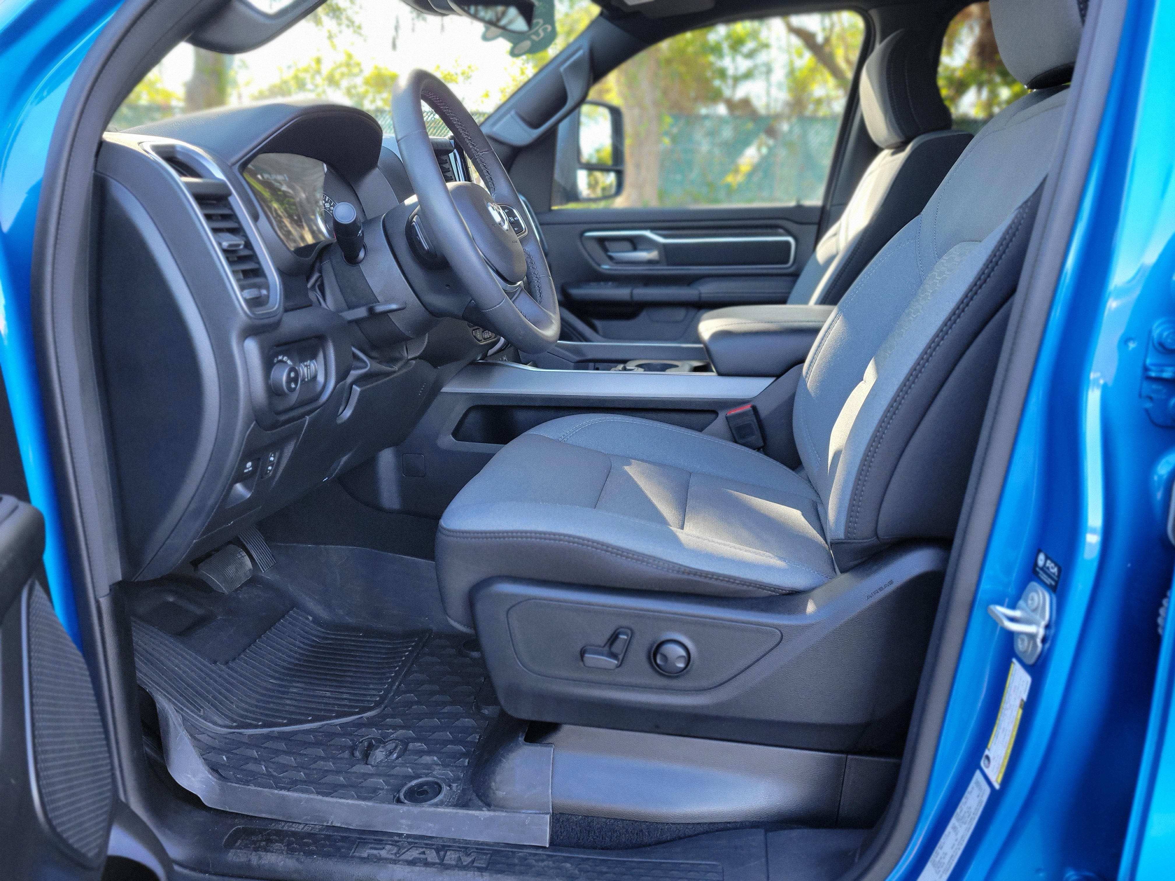 2025 RAM 1500 Big Horn Crew Cab 4x4 5'7" Box