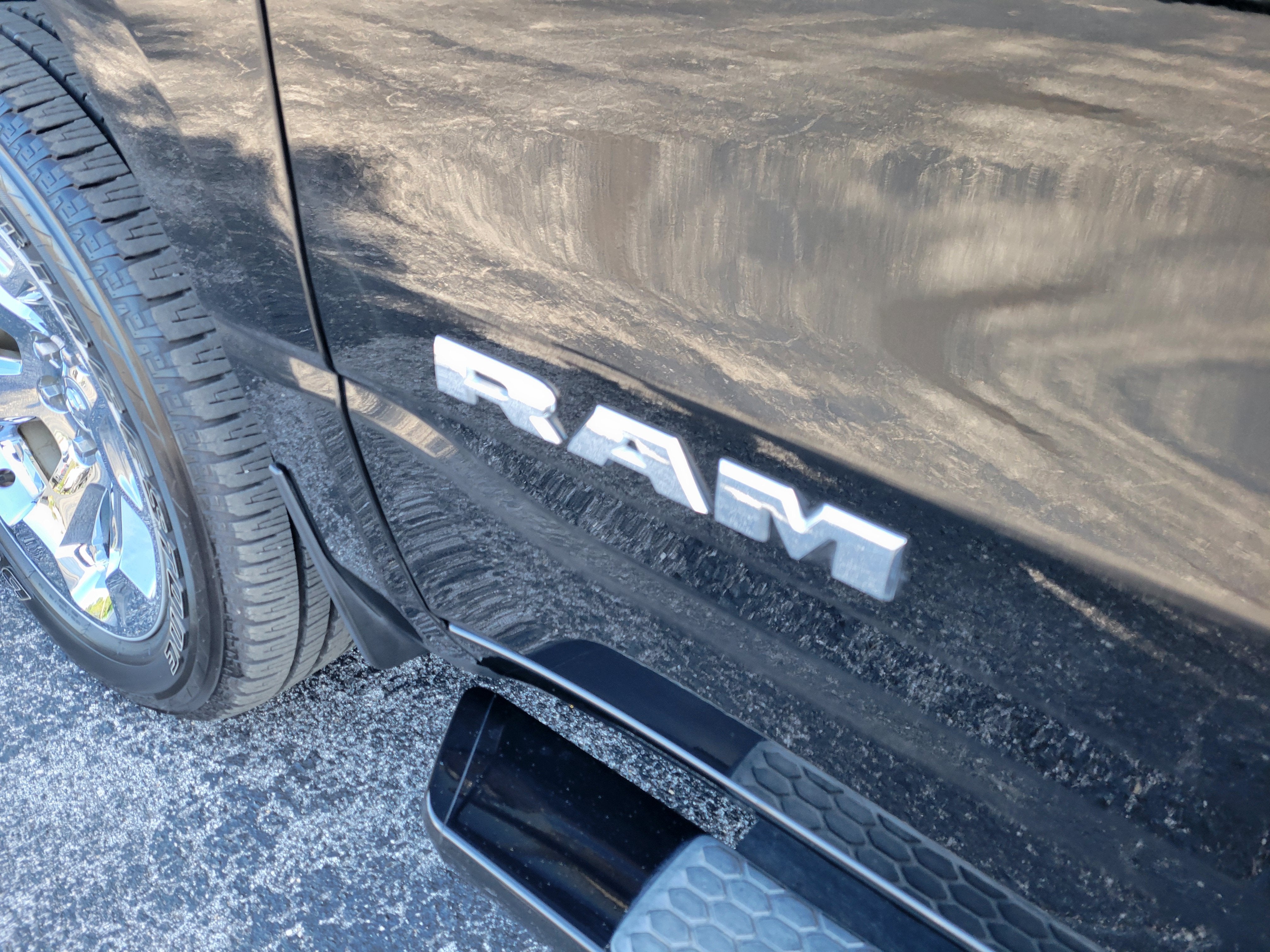 2022 RAM 1500 Big Horn Crew Cab 4x4 5'7" Box