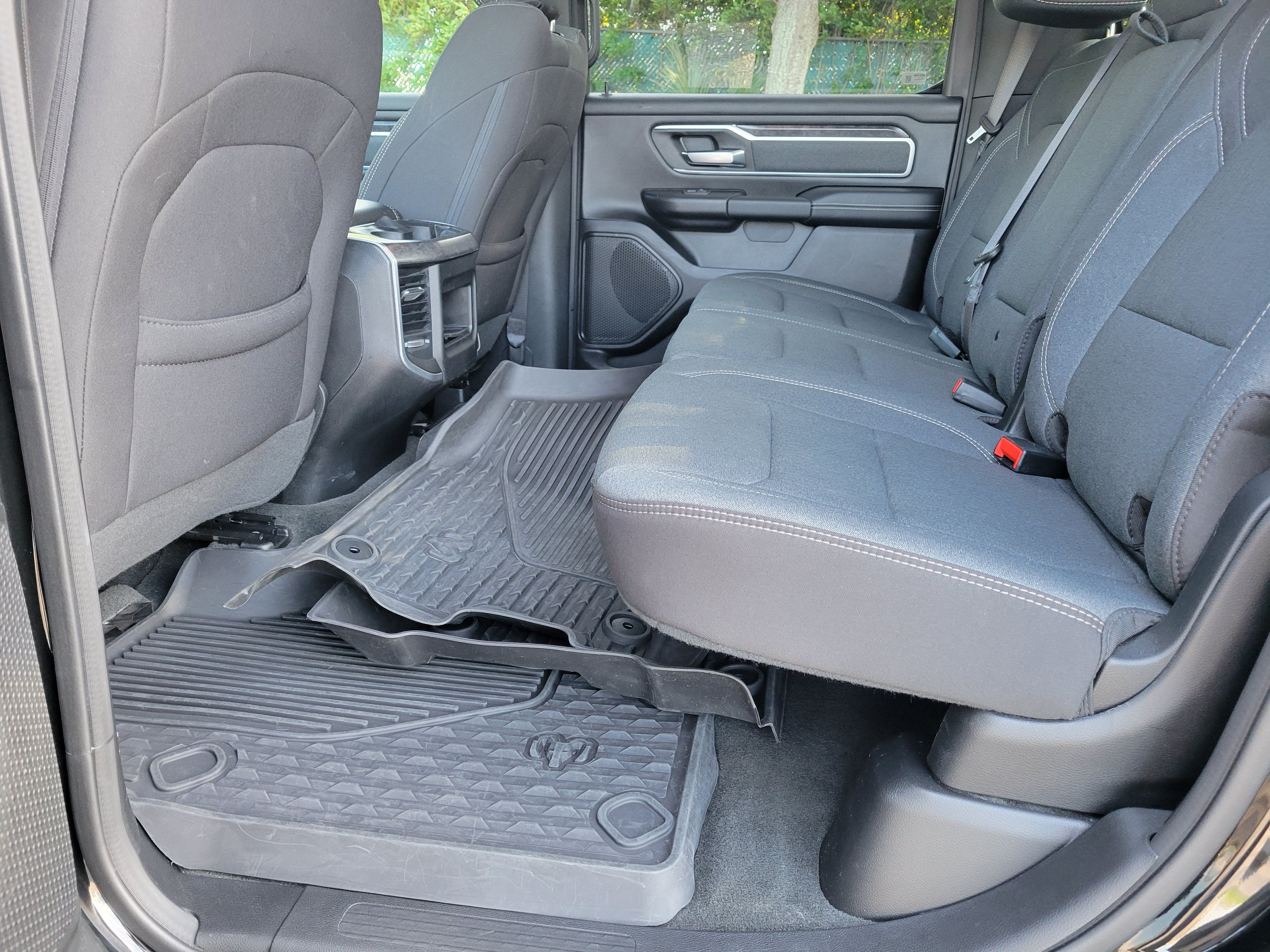 2022 RAM 1500 Big Horn Crew Cab 4x4 5'7" Box