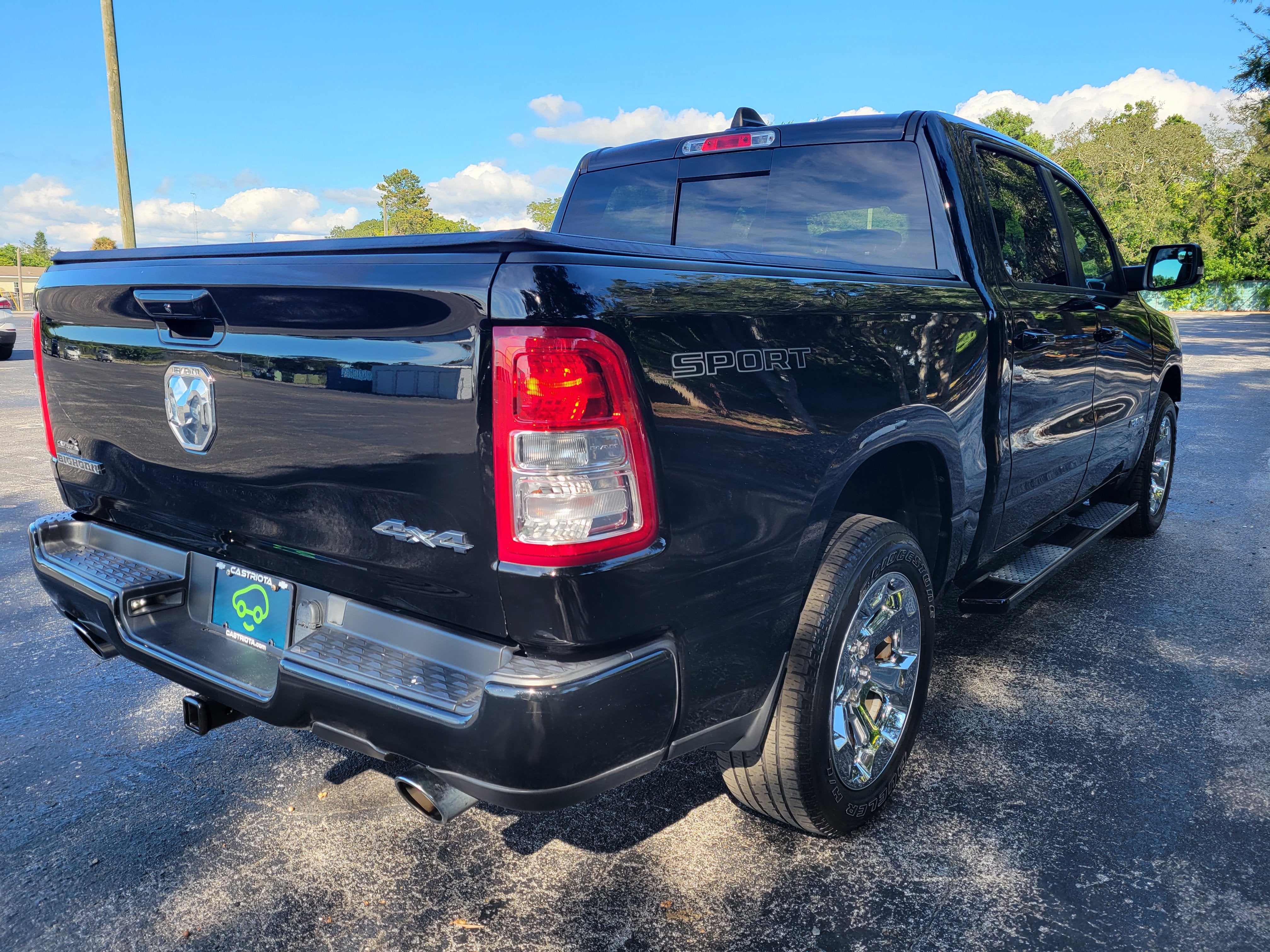 2022 RAM 1500 Big Horn Crew Cab 4x4 5'7" Box
