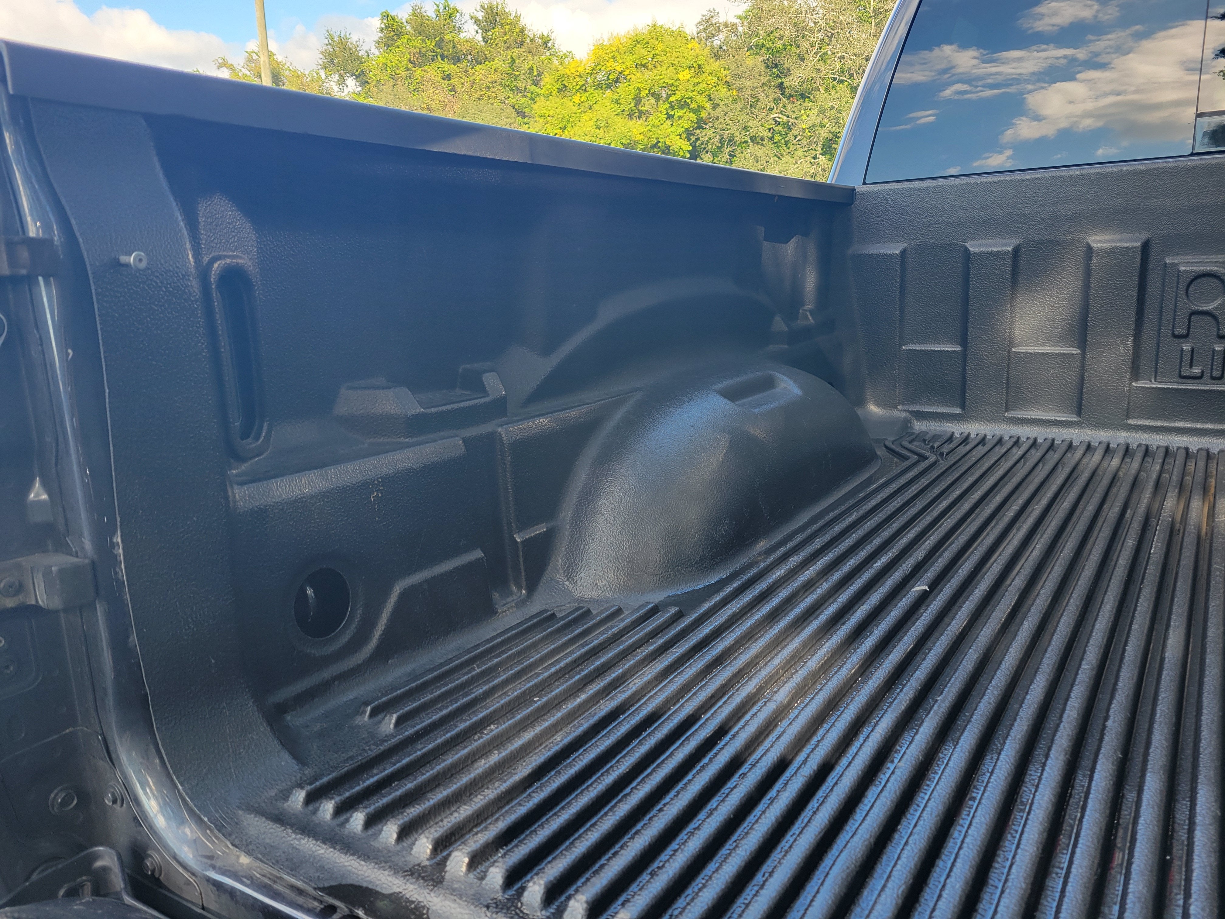 2021 RAM 1500 Laramie Crew Cab 4x4 5'7" Box