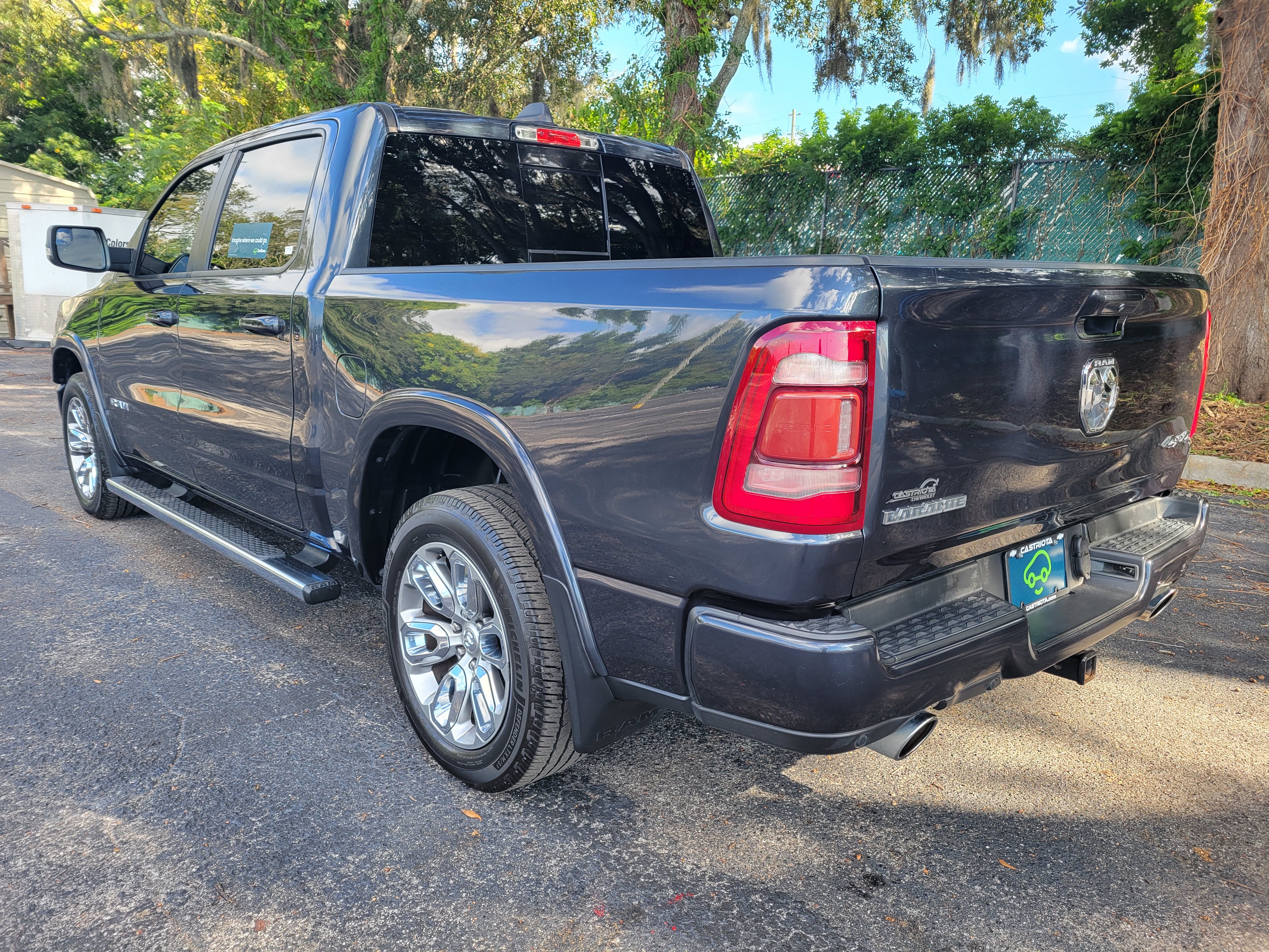 2021 RAM 1500 Laramie Crew Cab 4x4 5'7" Box