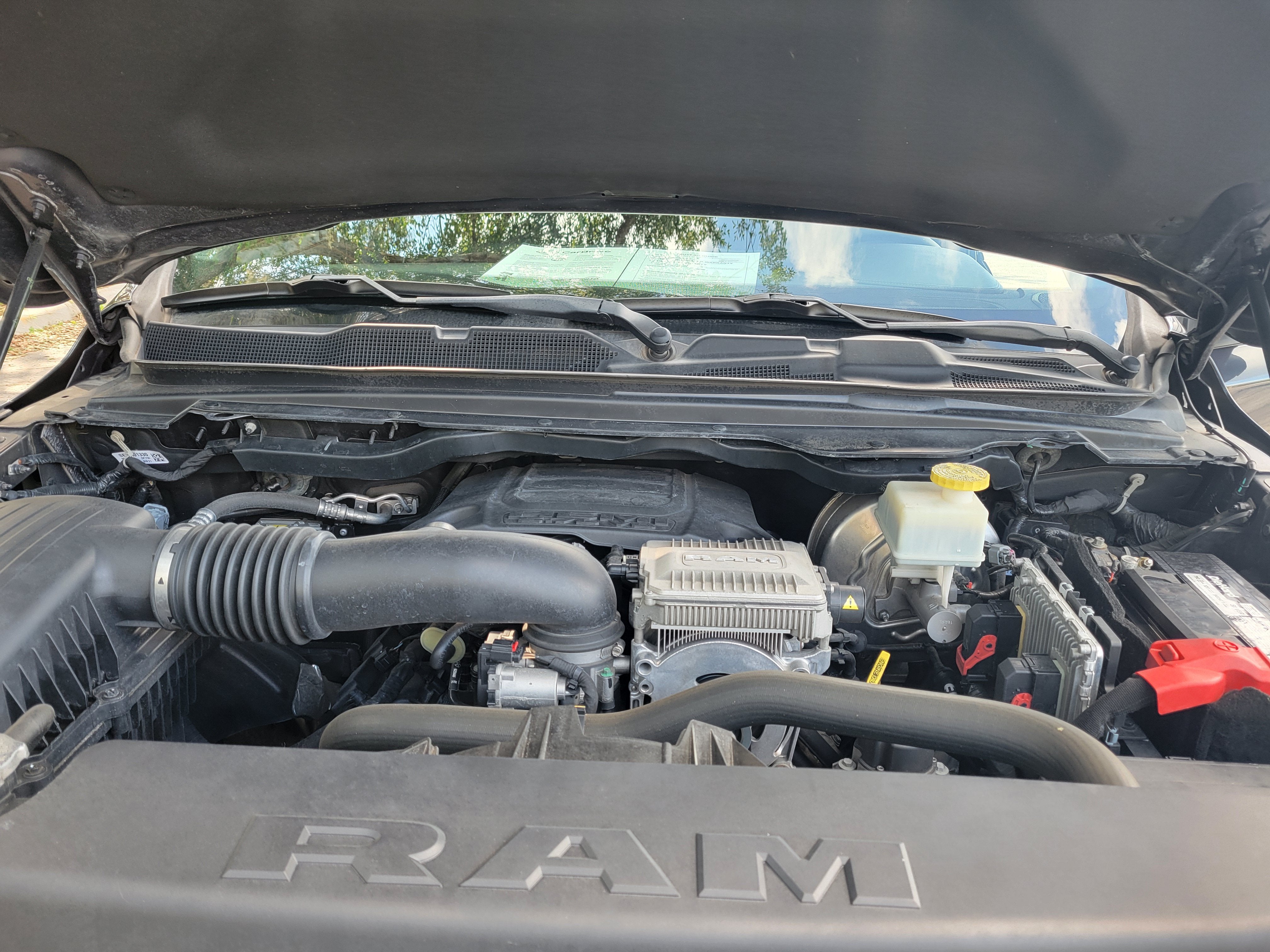 2021 RAM 1500 Laramie Crew Cab 4x4 5'7" Box