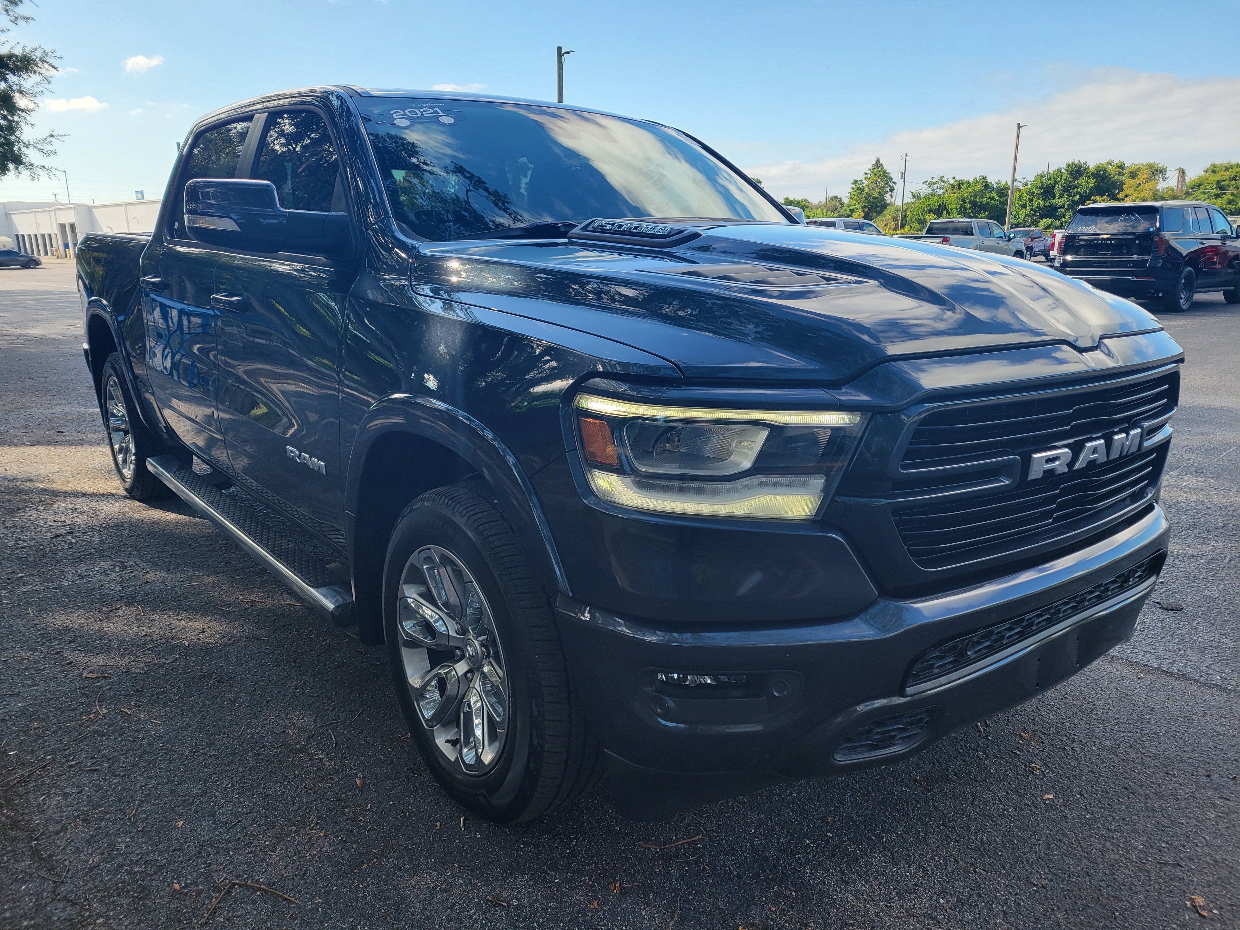 2021 RAM 1500 Laramie Crew Cab 4x4 5'7" Box