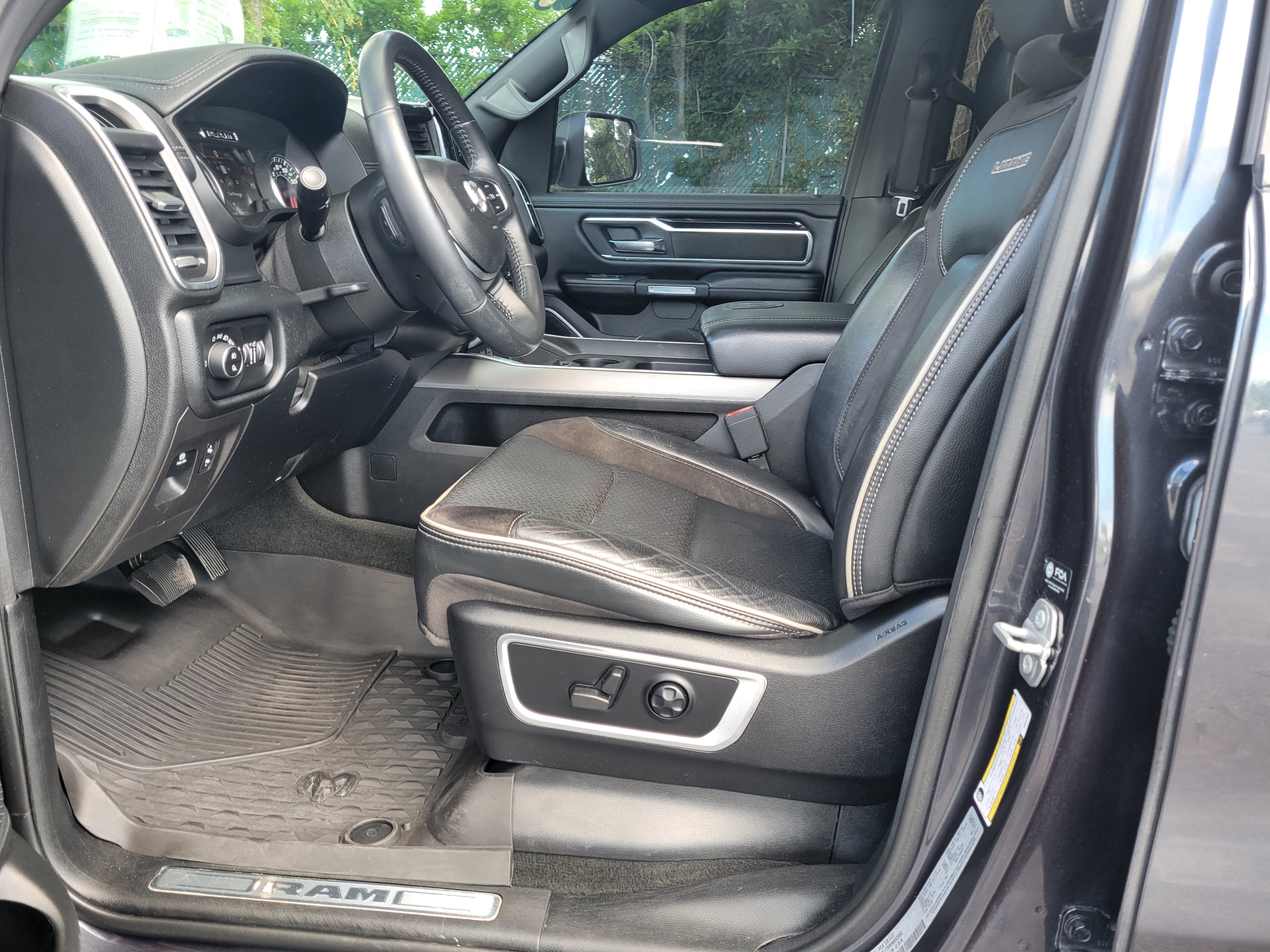 2021 RAM 1500 Laramie Crew Cab 4x4 5'7" Box