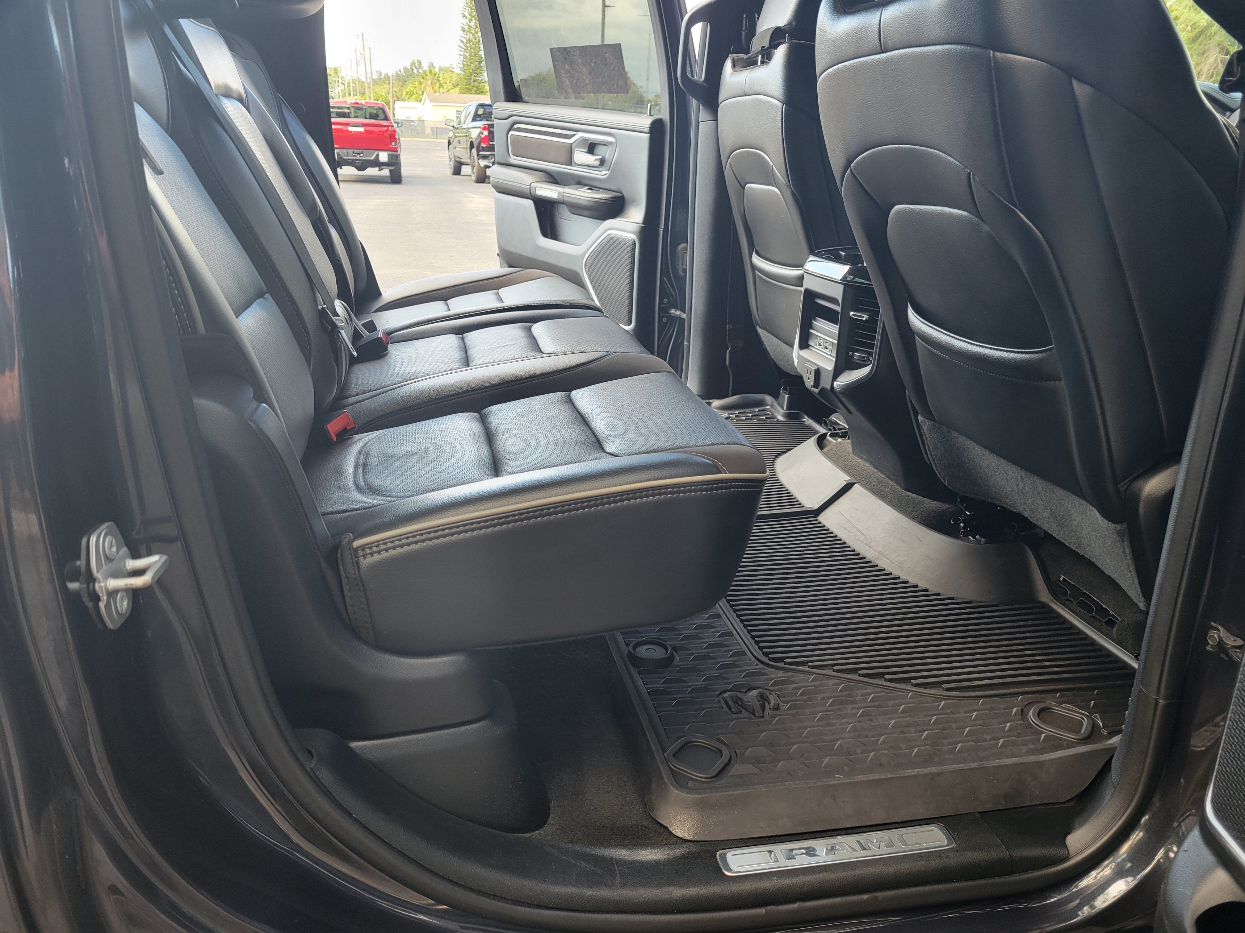 2021 RAM 1500 Laramie Crew Cab 4x4 5'7" Box