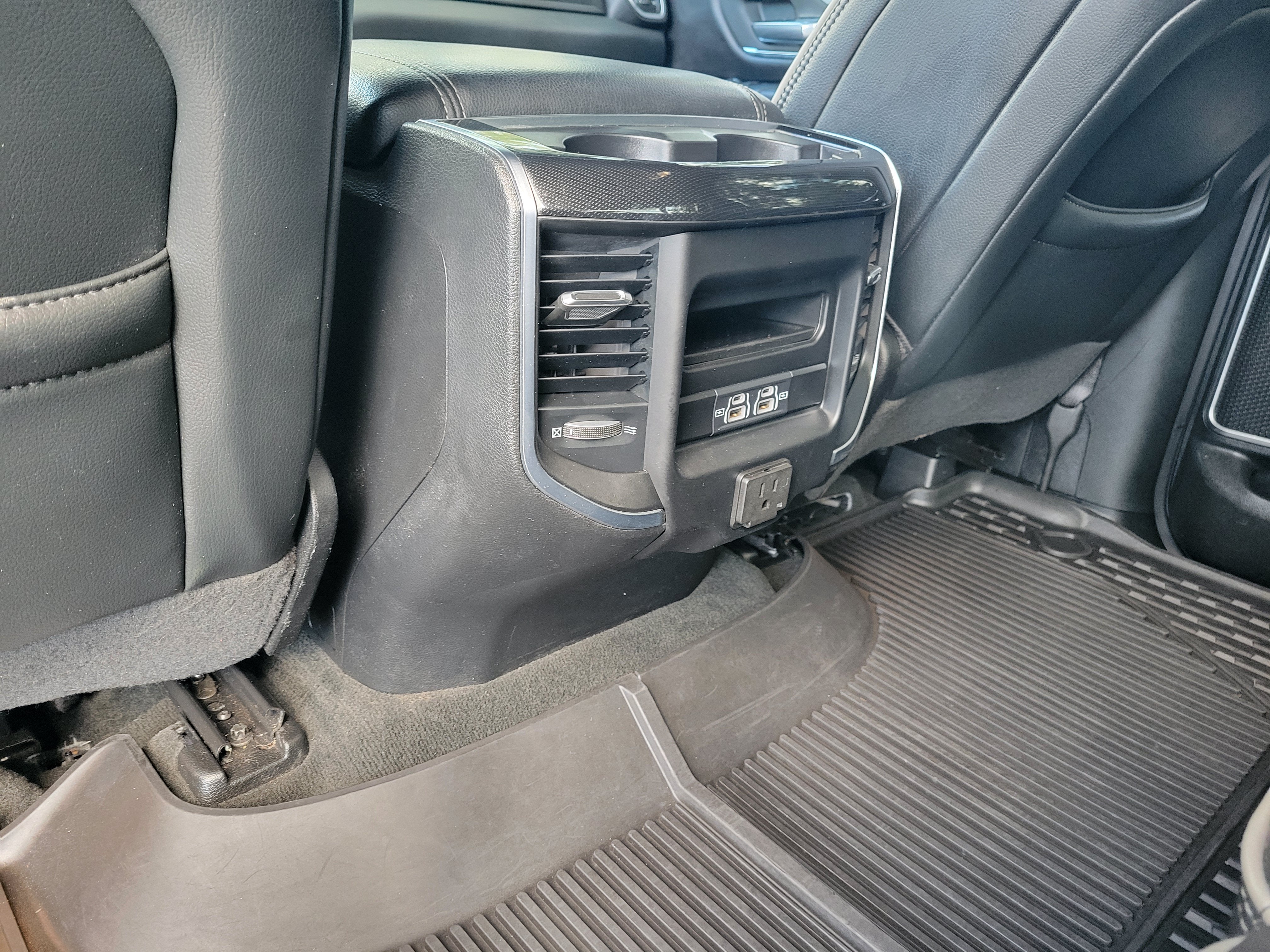 2021 RAM 1500 Laramie Crew Cab 4x4 5'7" Box