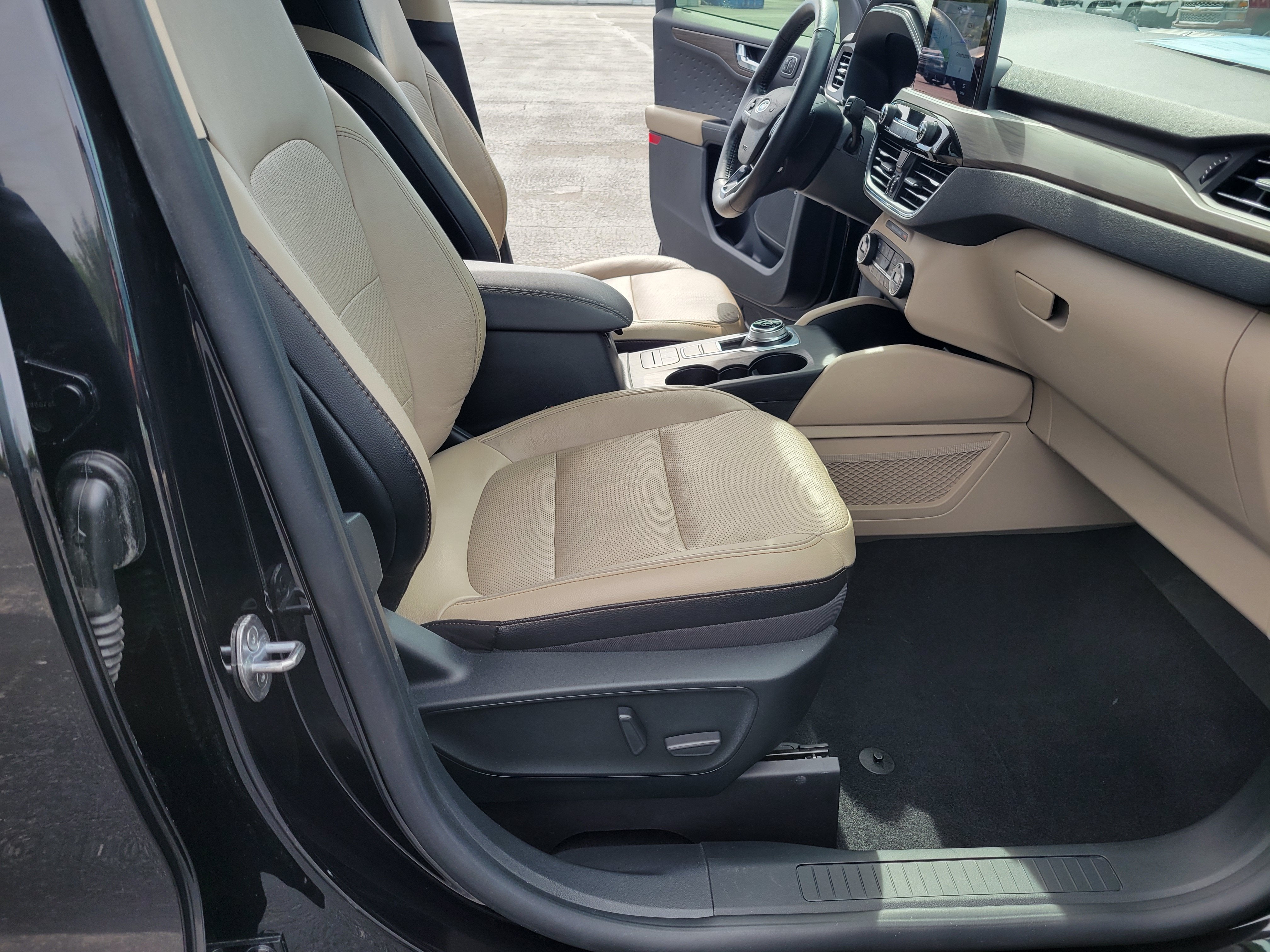 2020 Ford Escape Titanium Hybrid