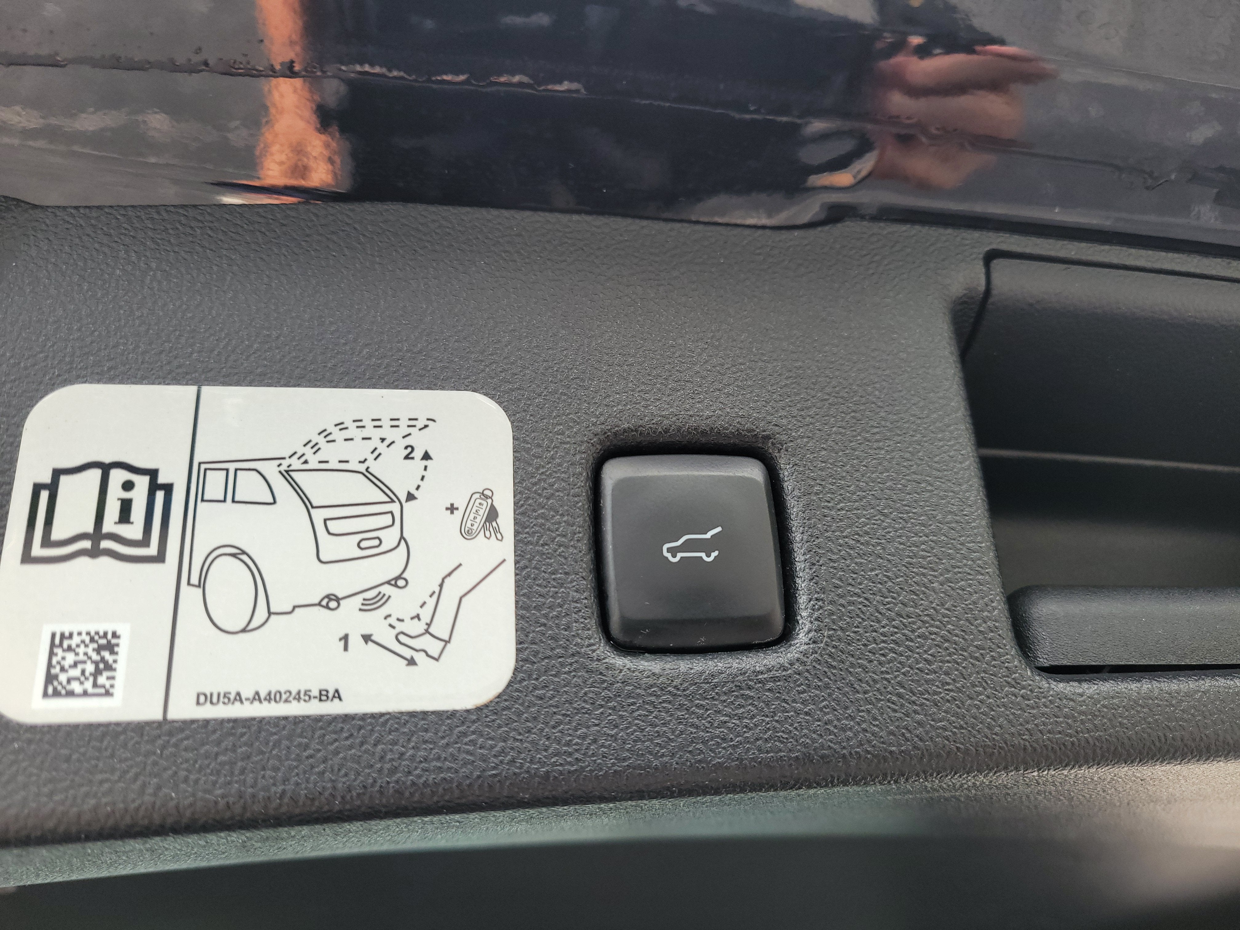 2020 Ford Escape Titanium Hybrid