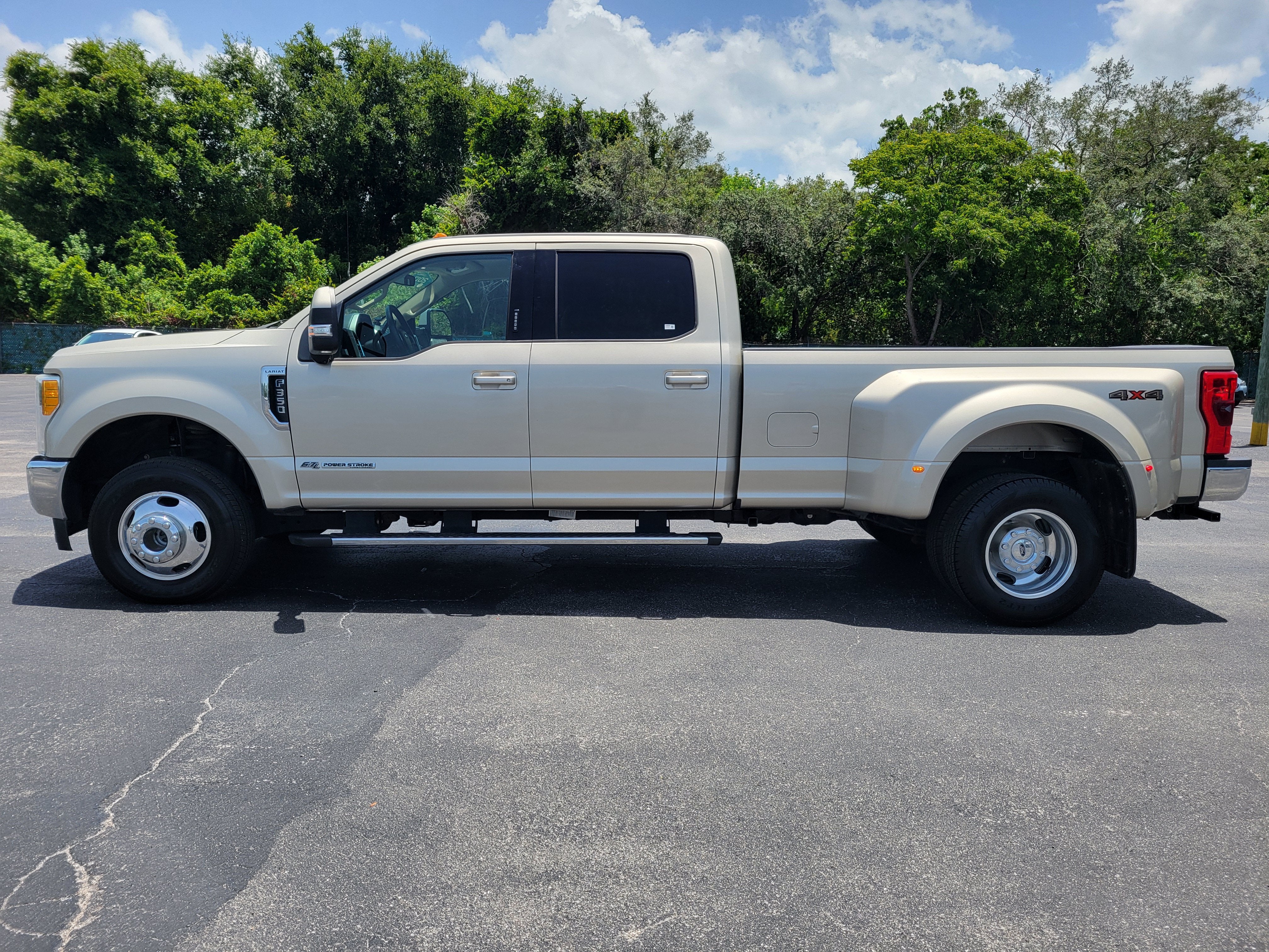 2017 Ford F-350 LARIAT