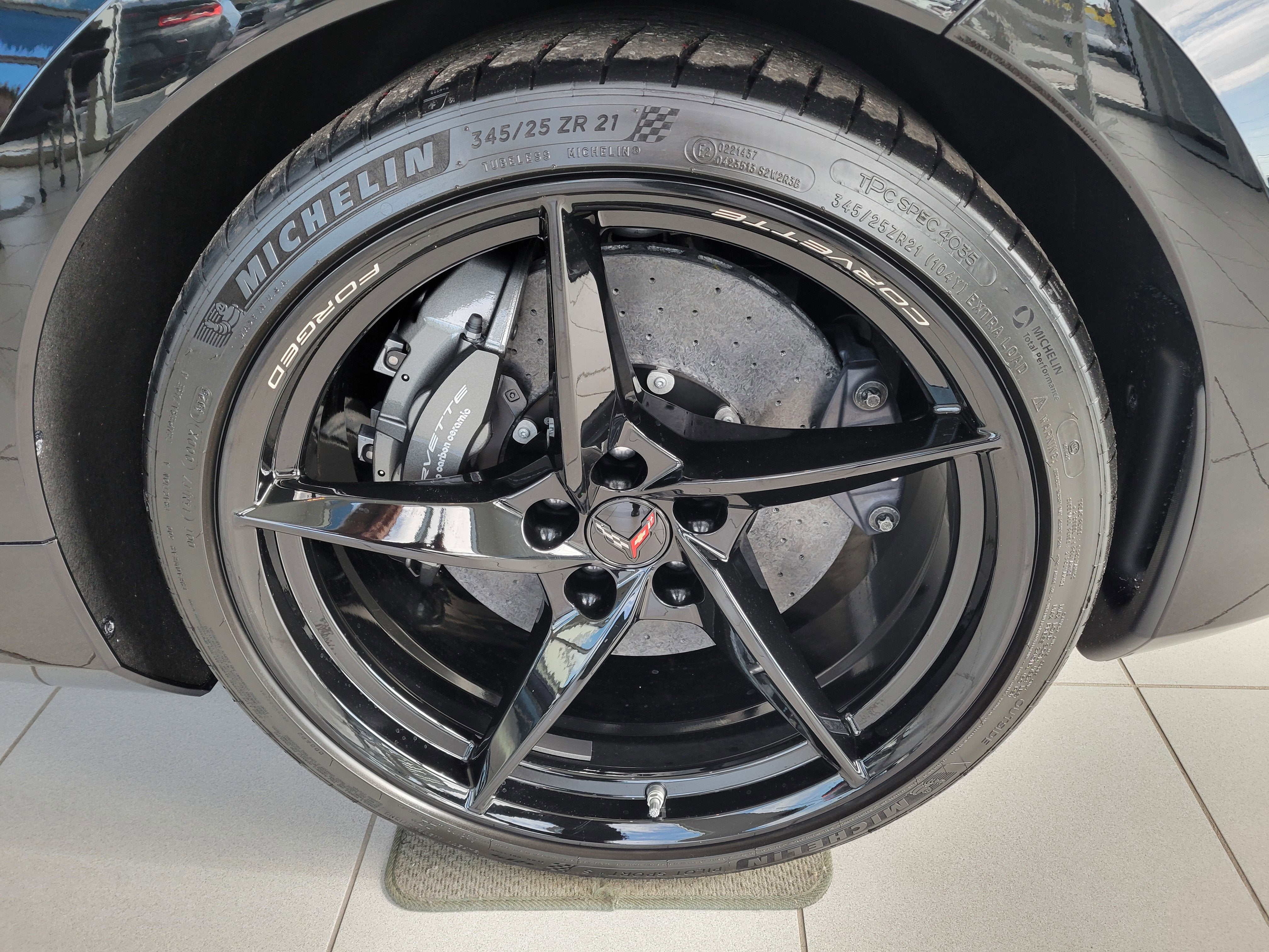 2026 Chevrolet Corvette E-Ray 2LZ