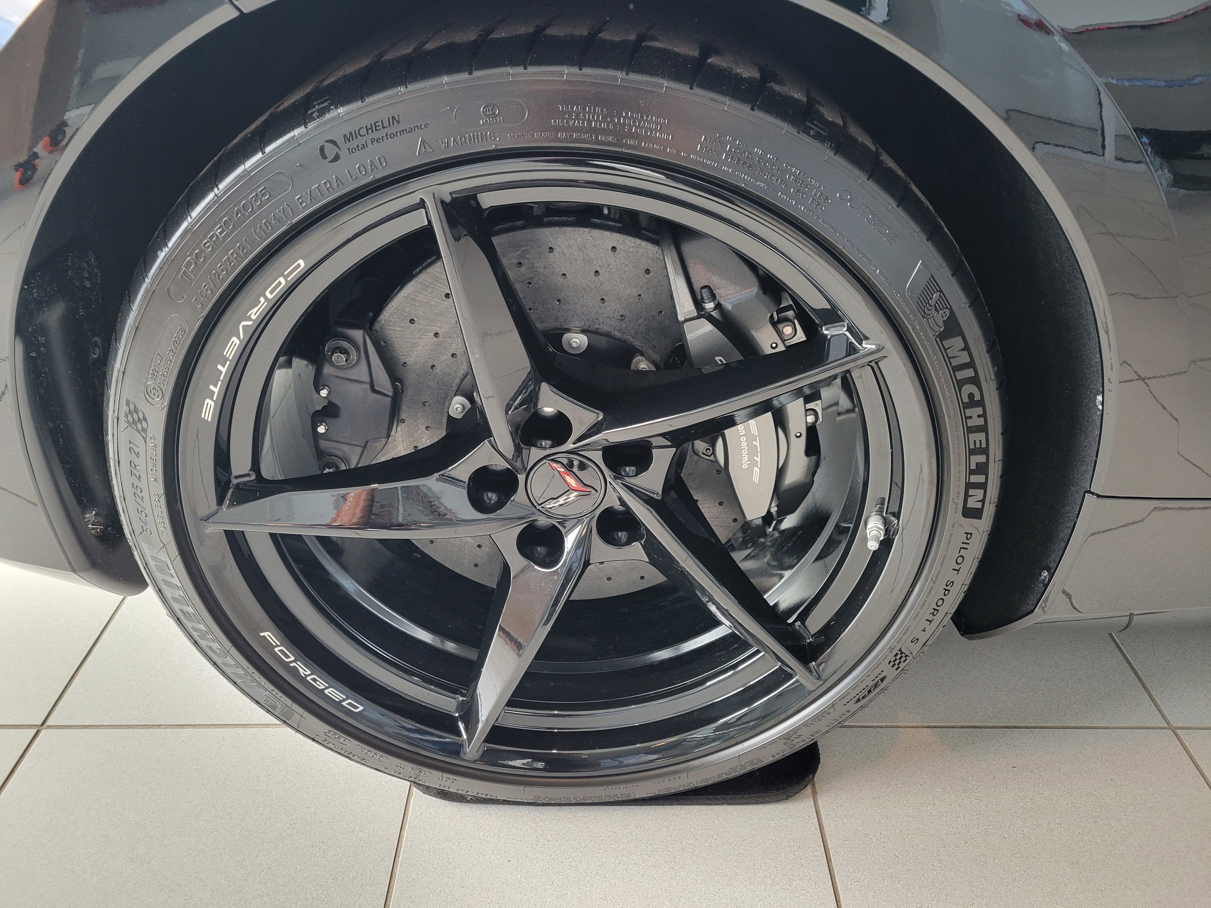 2026 Chevrolet Corvette E-Ray 2LZ