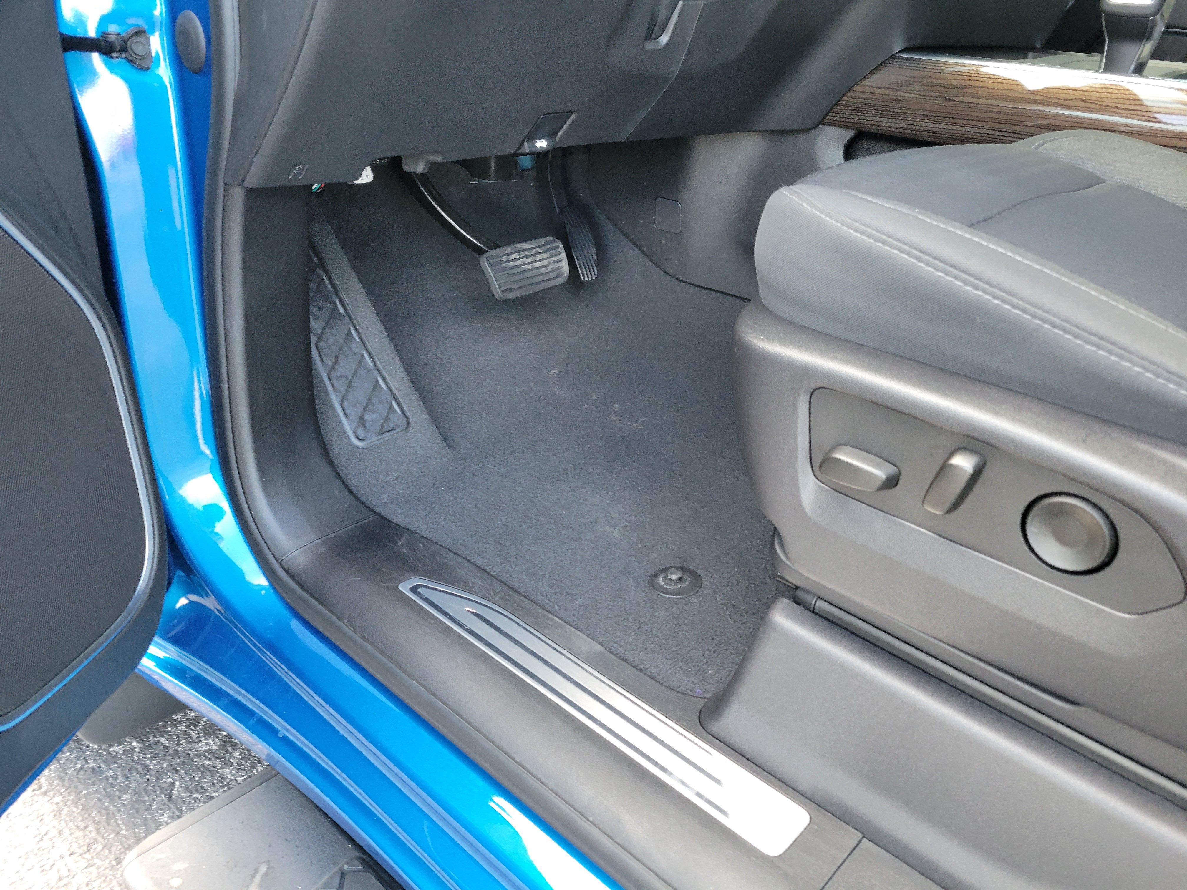 2023 Chevrolet Silverado 1500 RST - Photo 24