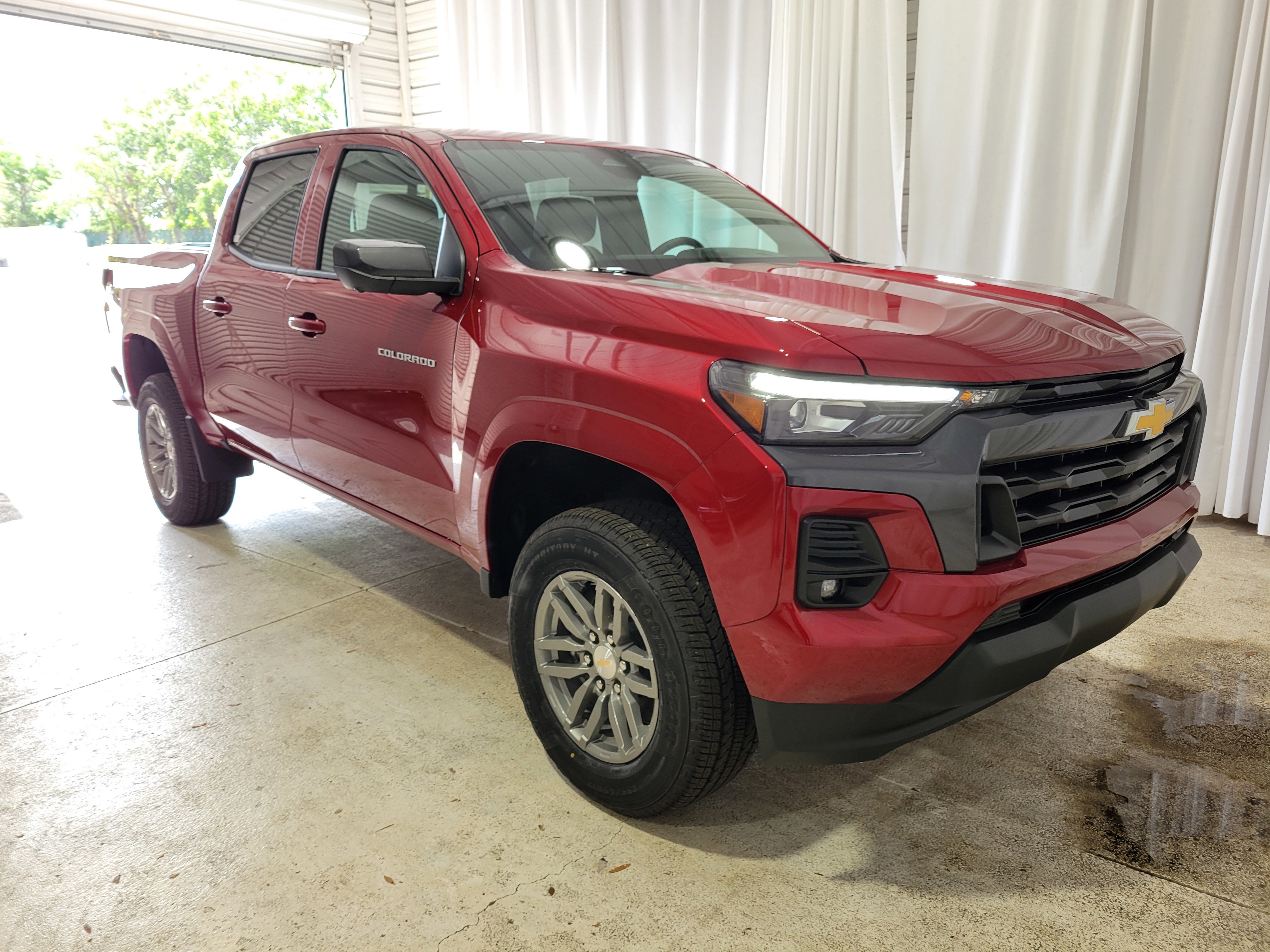 2025 Chevrolet Colorado WT/LT