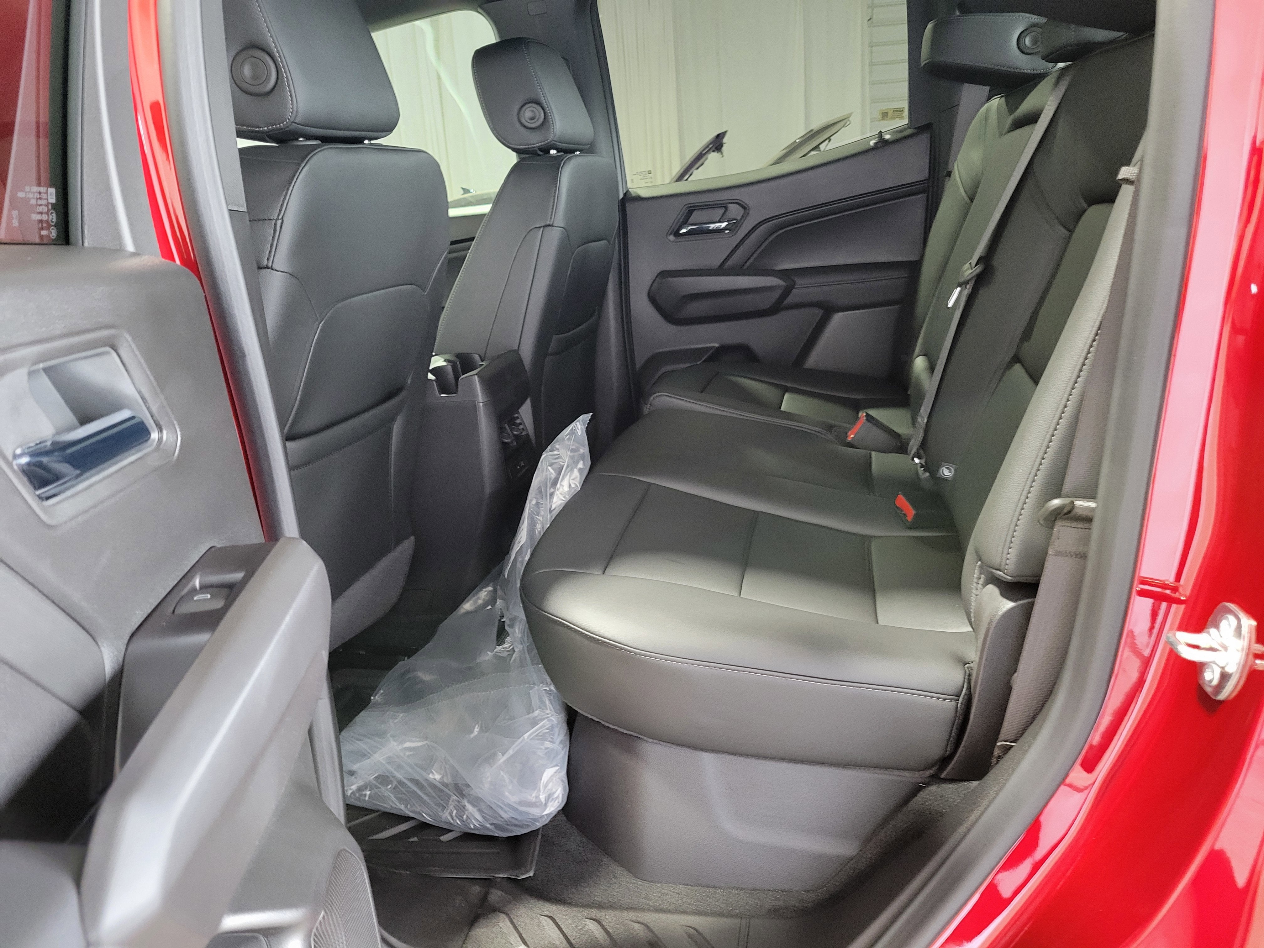 2025 Chevrolet Colorado WT/LT