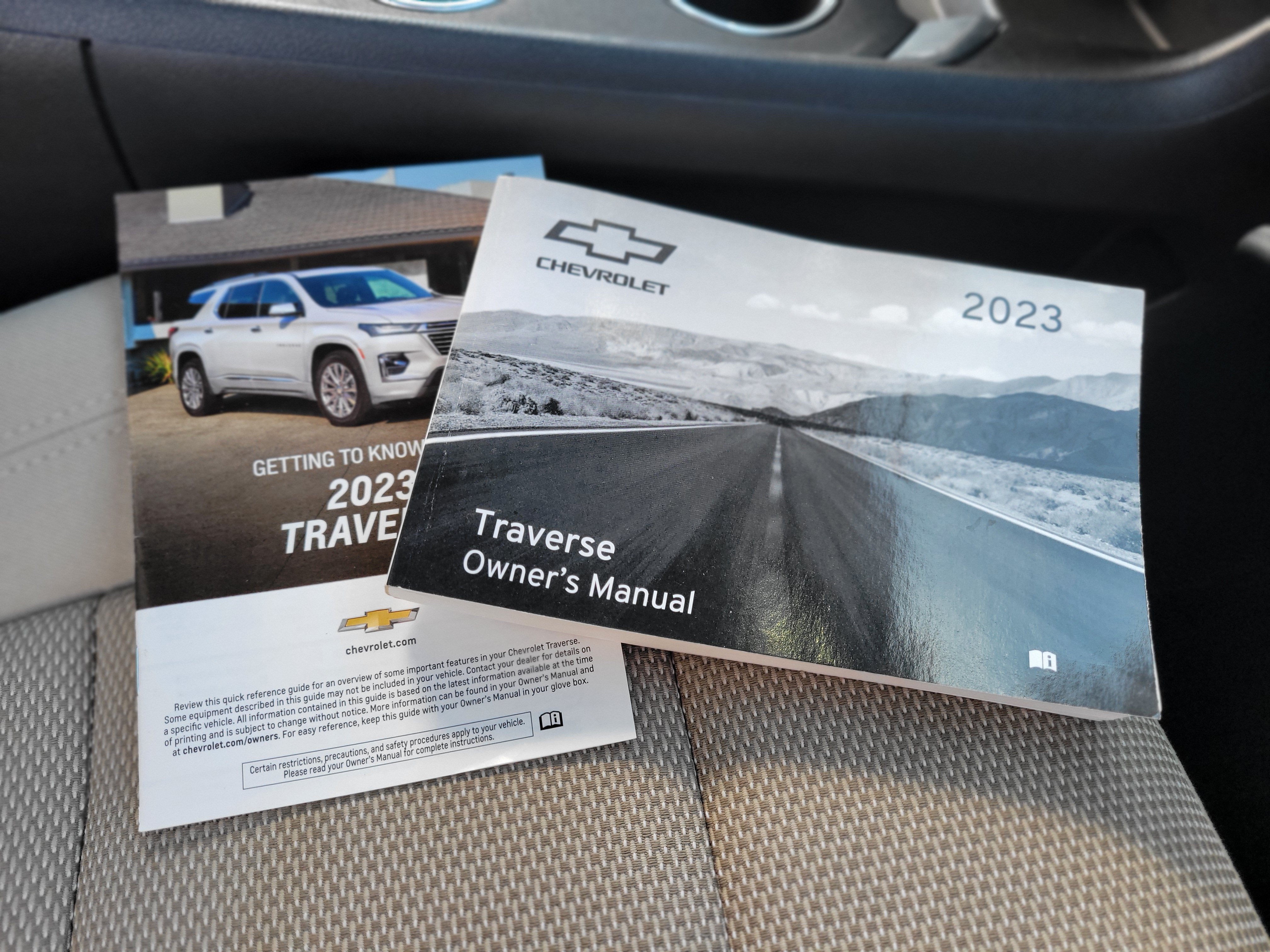 2023 Chevrolet Traverse LS