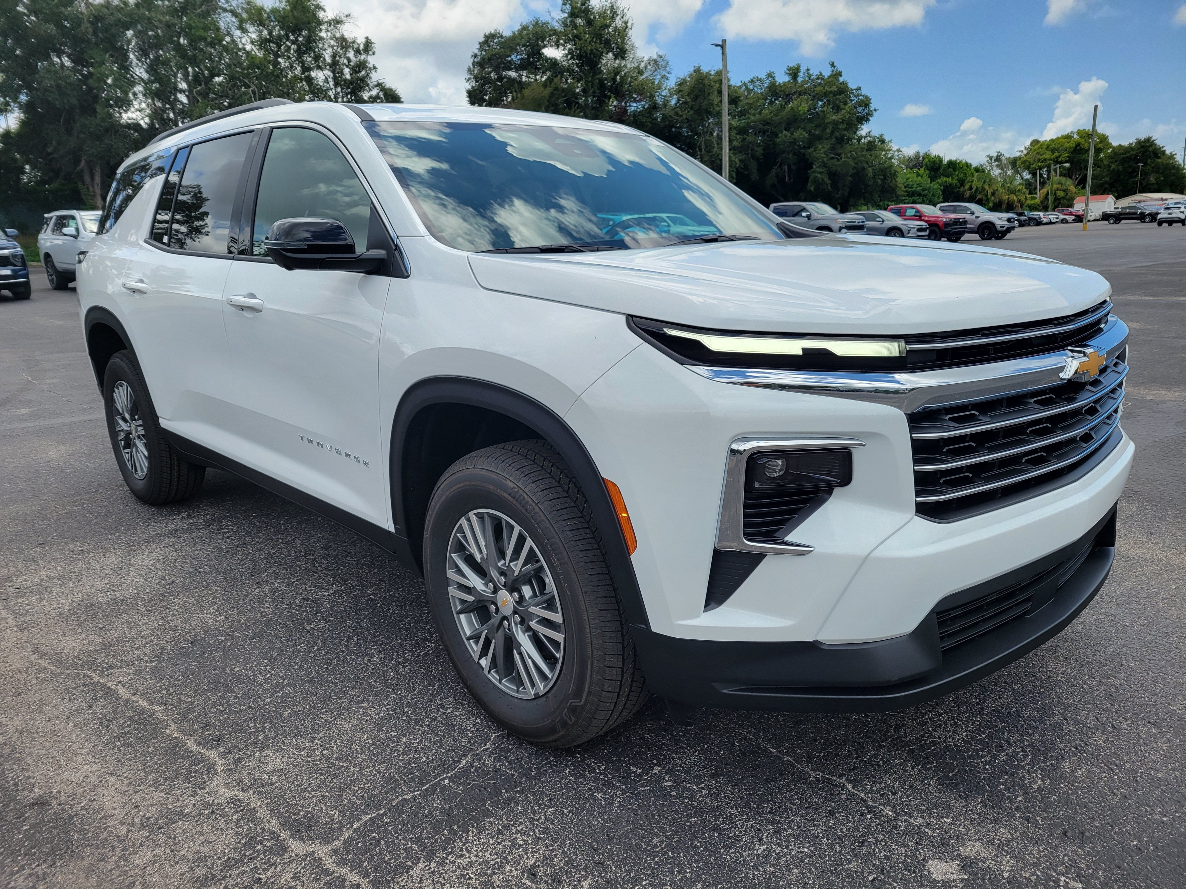 2027 Chevrolet Traverse LT