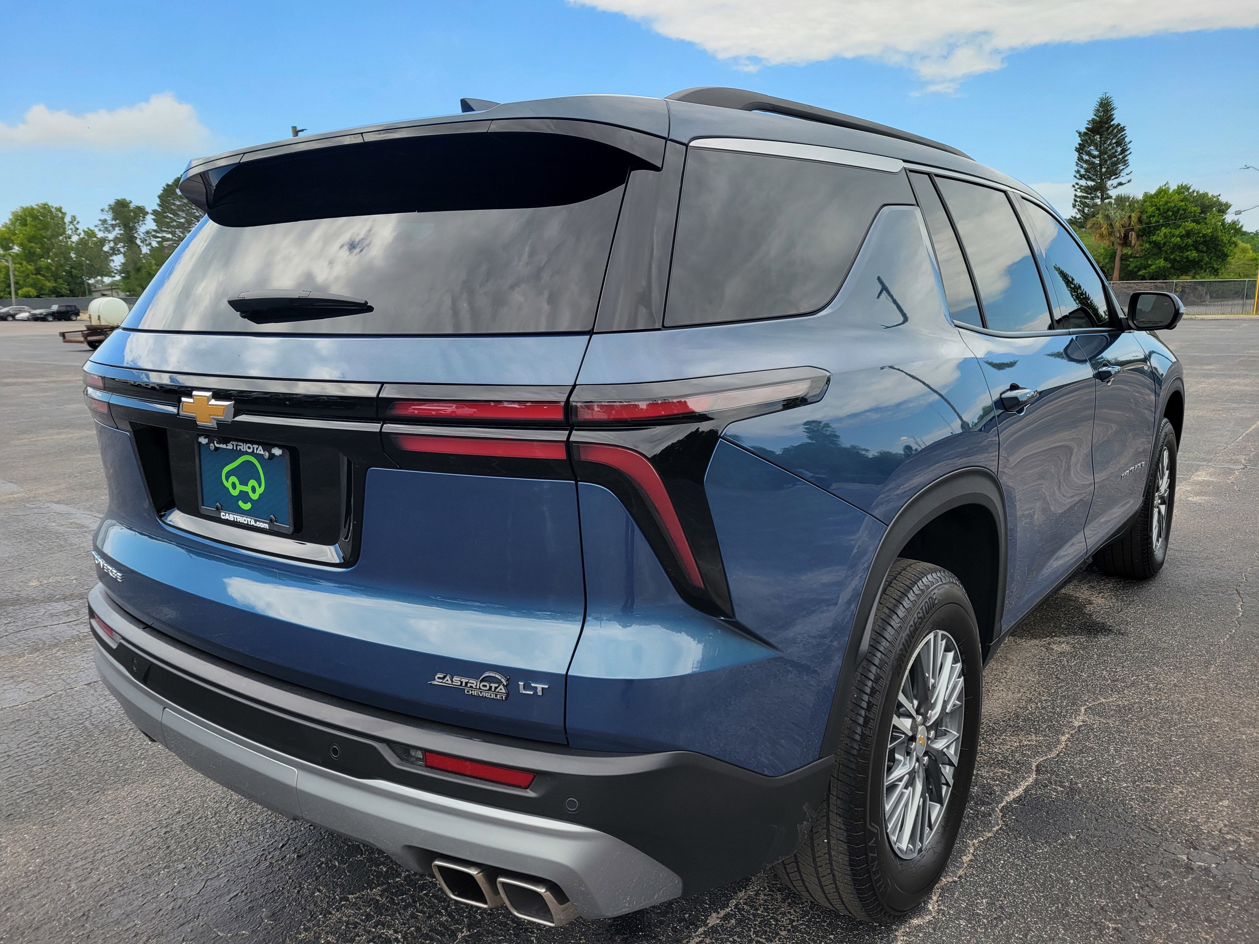 2024 Chevrolet Traverse LT