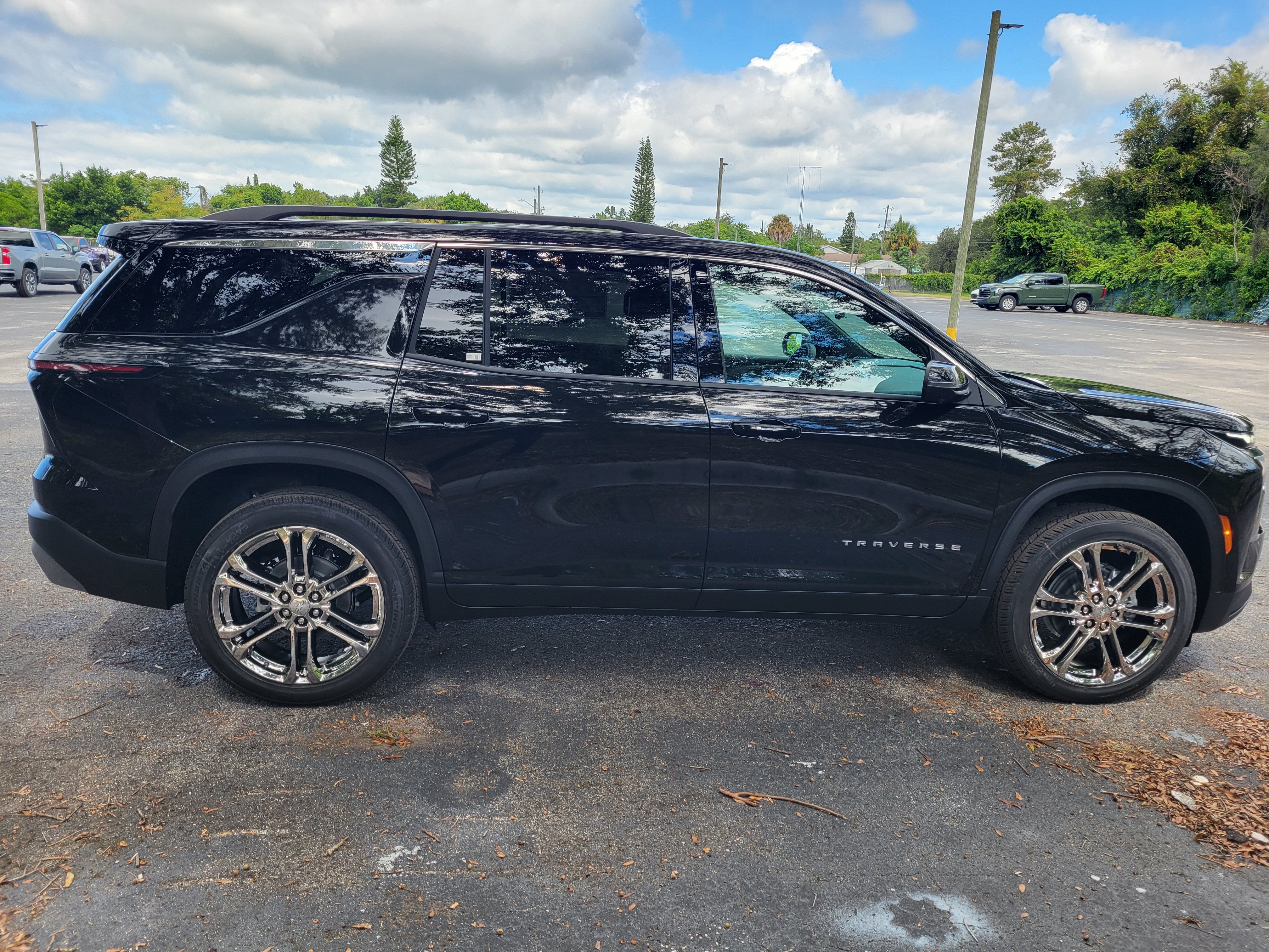 2027 Chevrolet Traverse LT