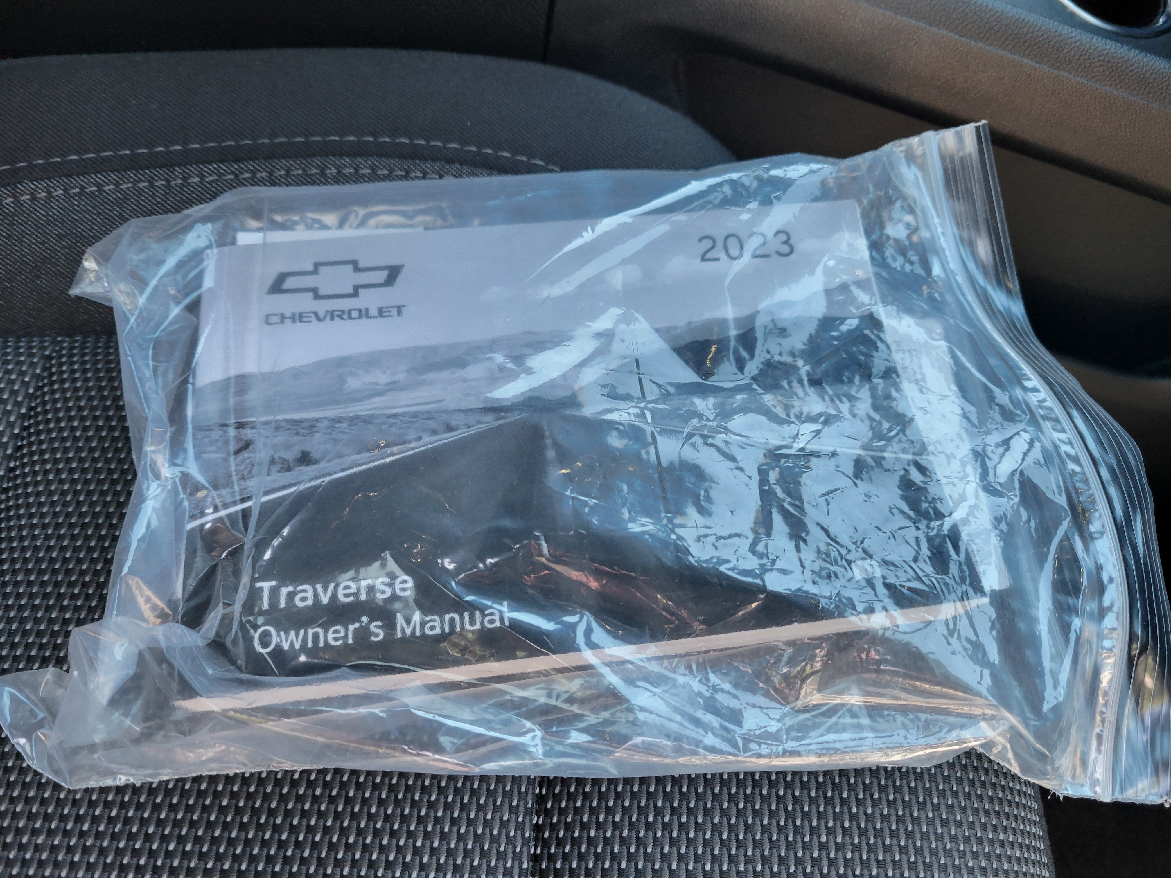 2023 Chevrolet Traverse LT Cloth