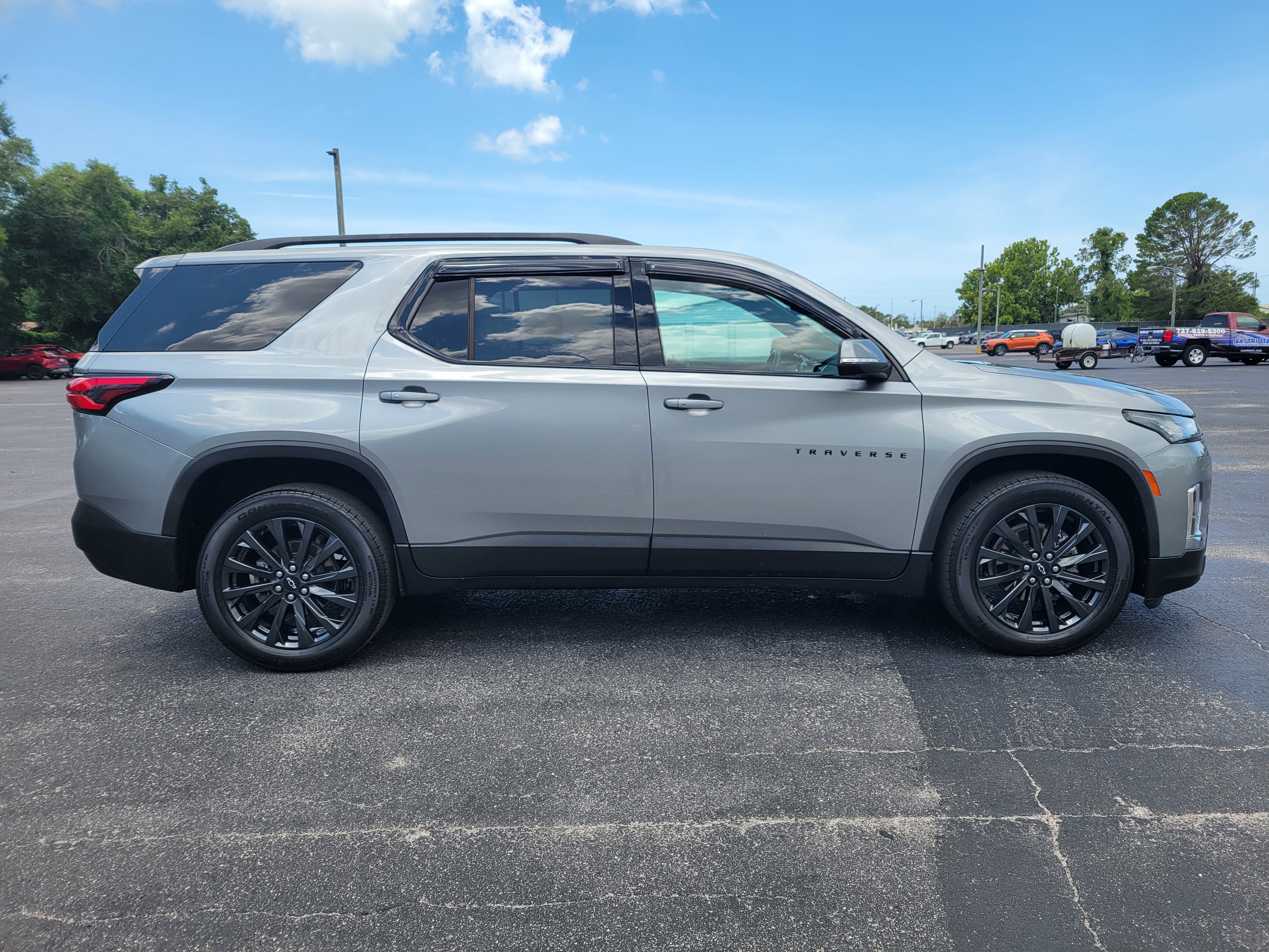 2023 Chevrolet Traverse RS