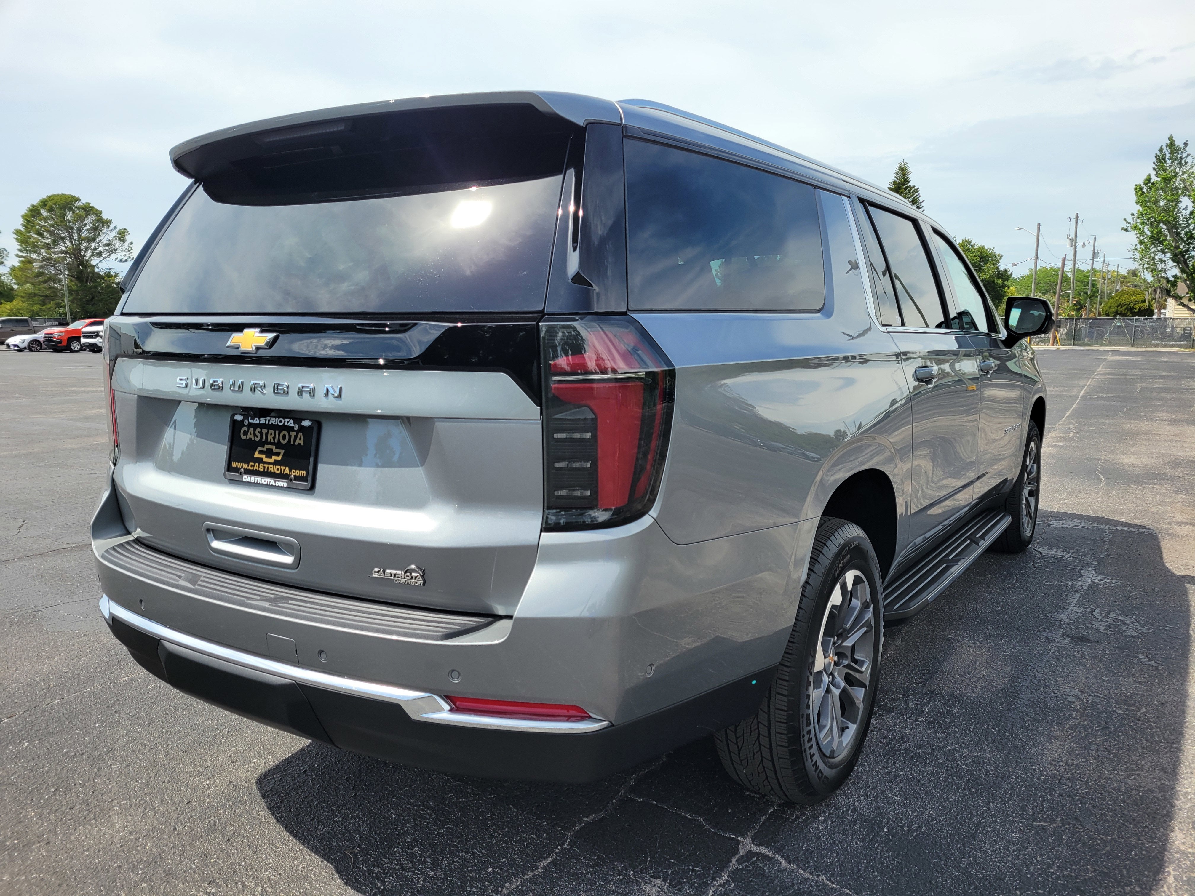 2026 Chevrolet Suburban LS