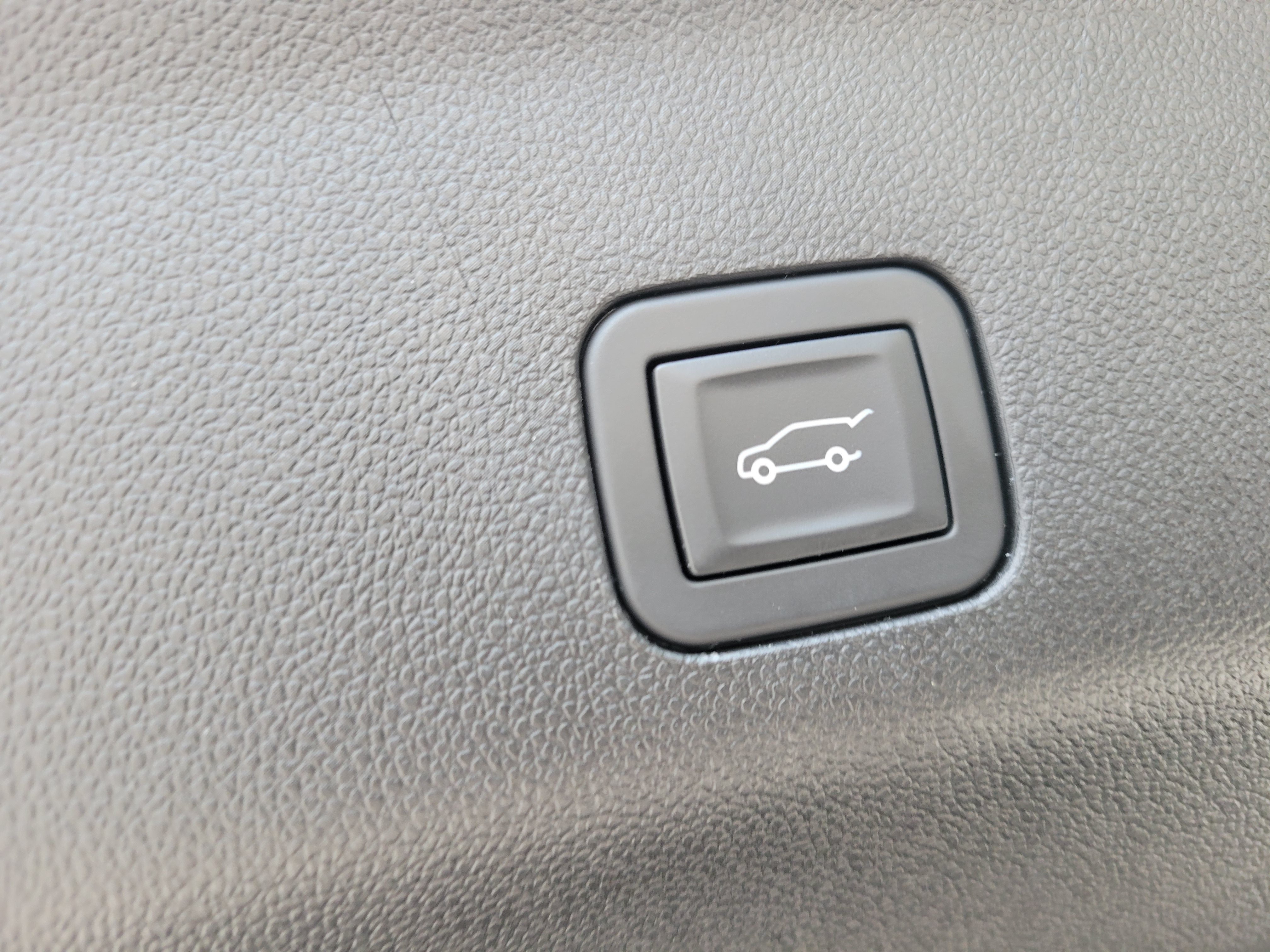 2025 Chevrolet Tahoe Z71 - Photo 10