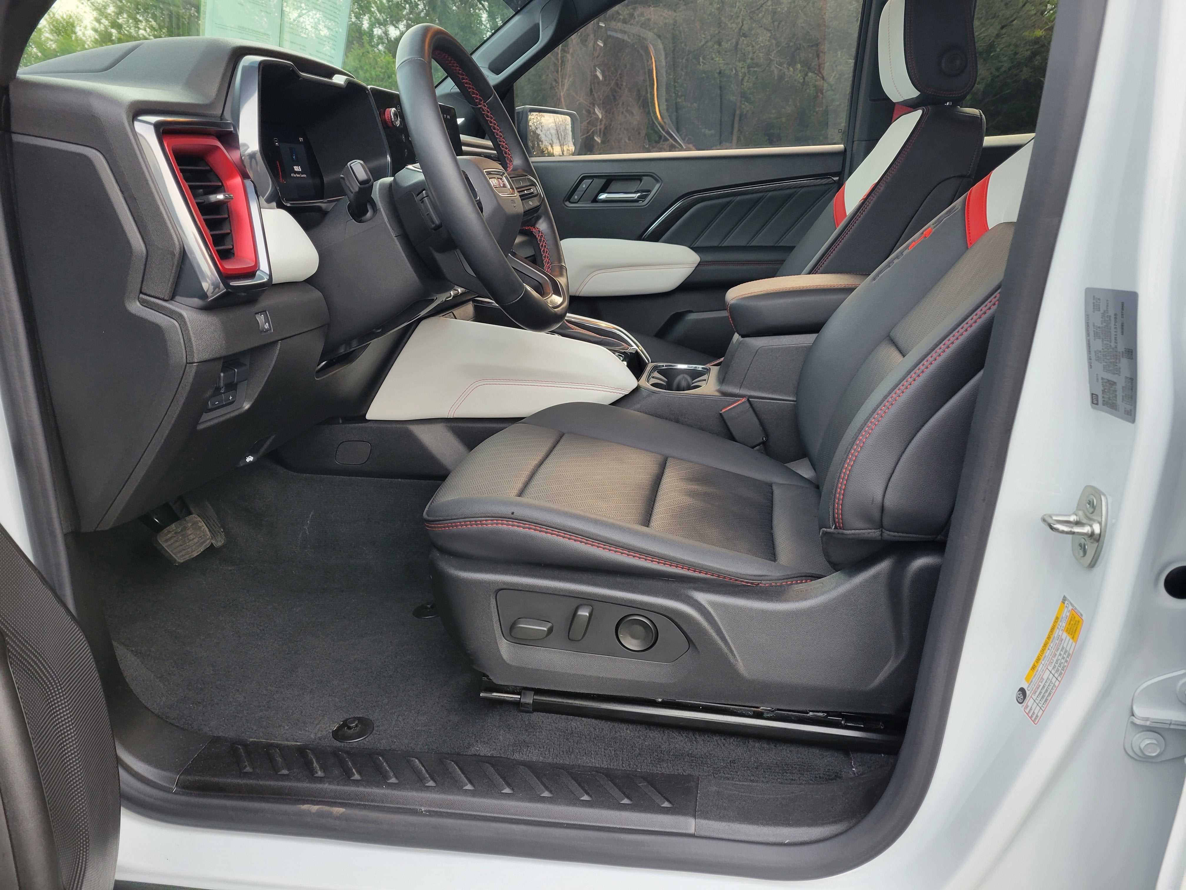 2024 GMC Canyon AT4X