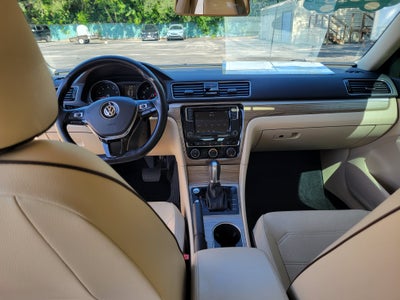 2018 Volkswagen Passat 2.0T SE