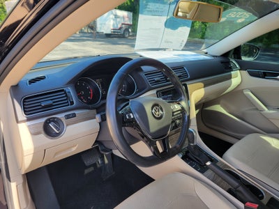 2018 Volkswagen Passat 2.0T SE