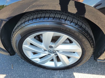 2018 Volkswagen Passat 2.0T SE