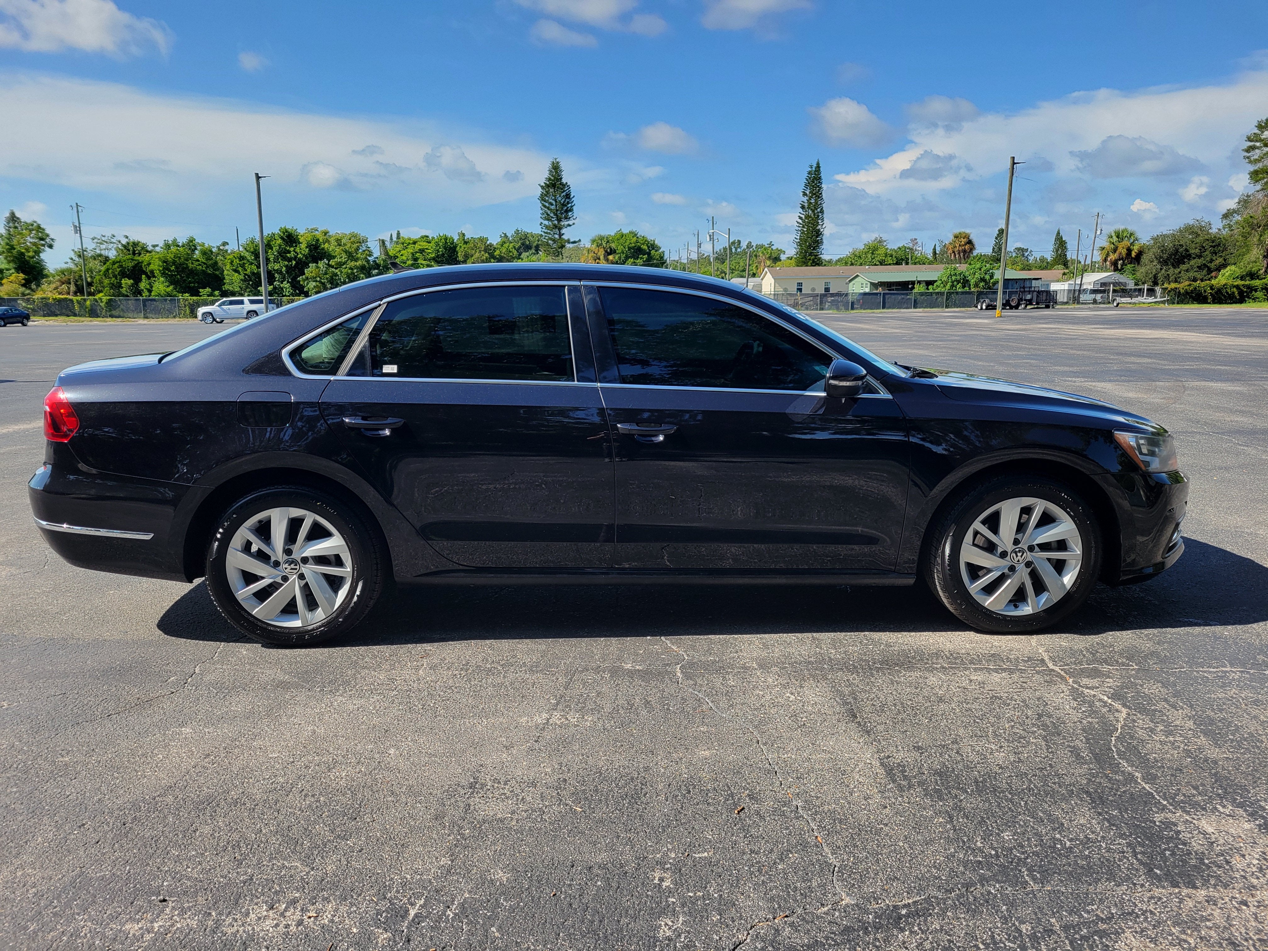 2018 Volkswagen Passat 2.0T SE