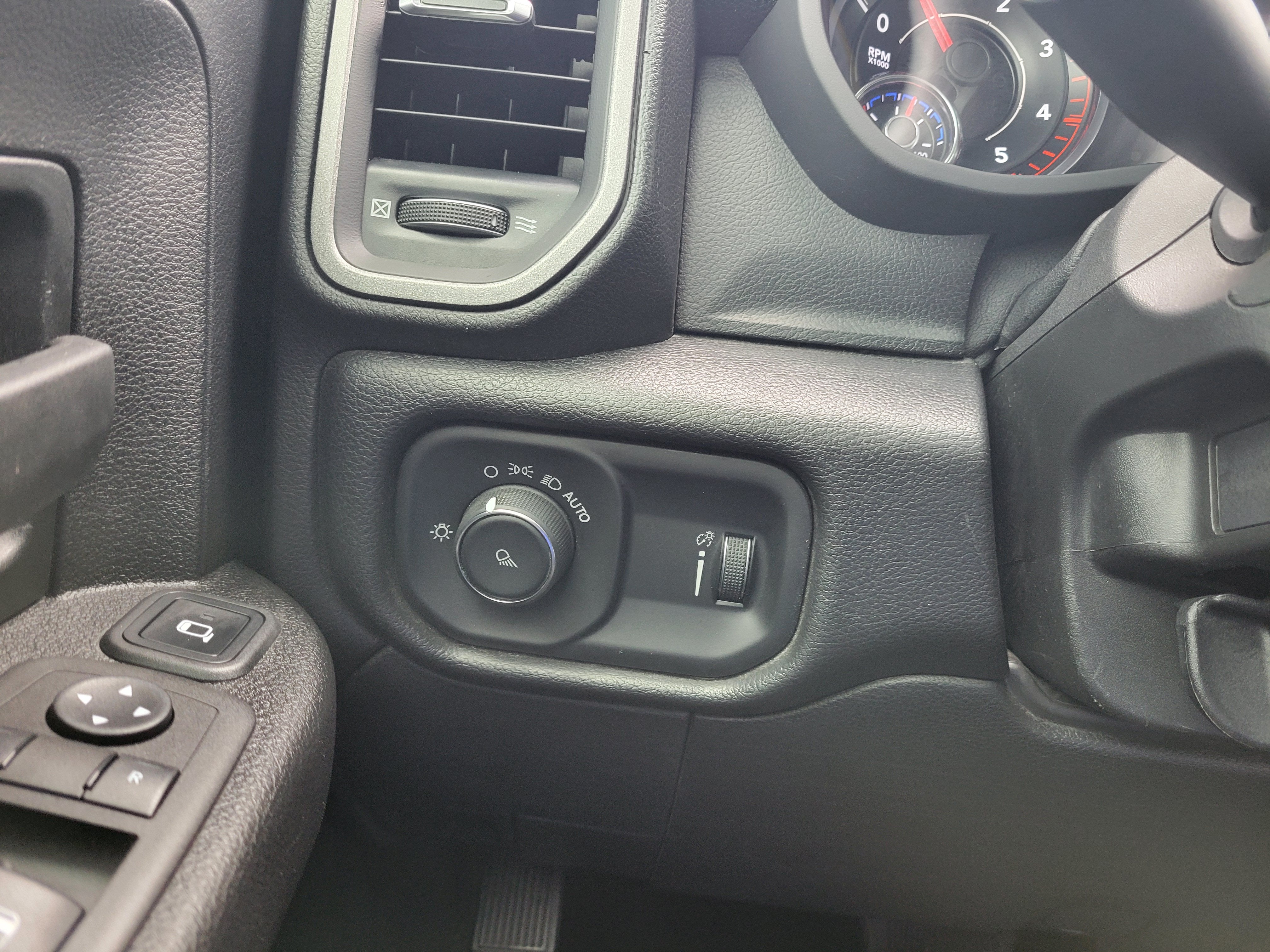 2023 RAM 3500 Tradesman Crew Cab 4x4 6'4" Box