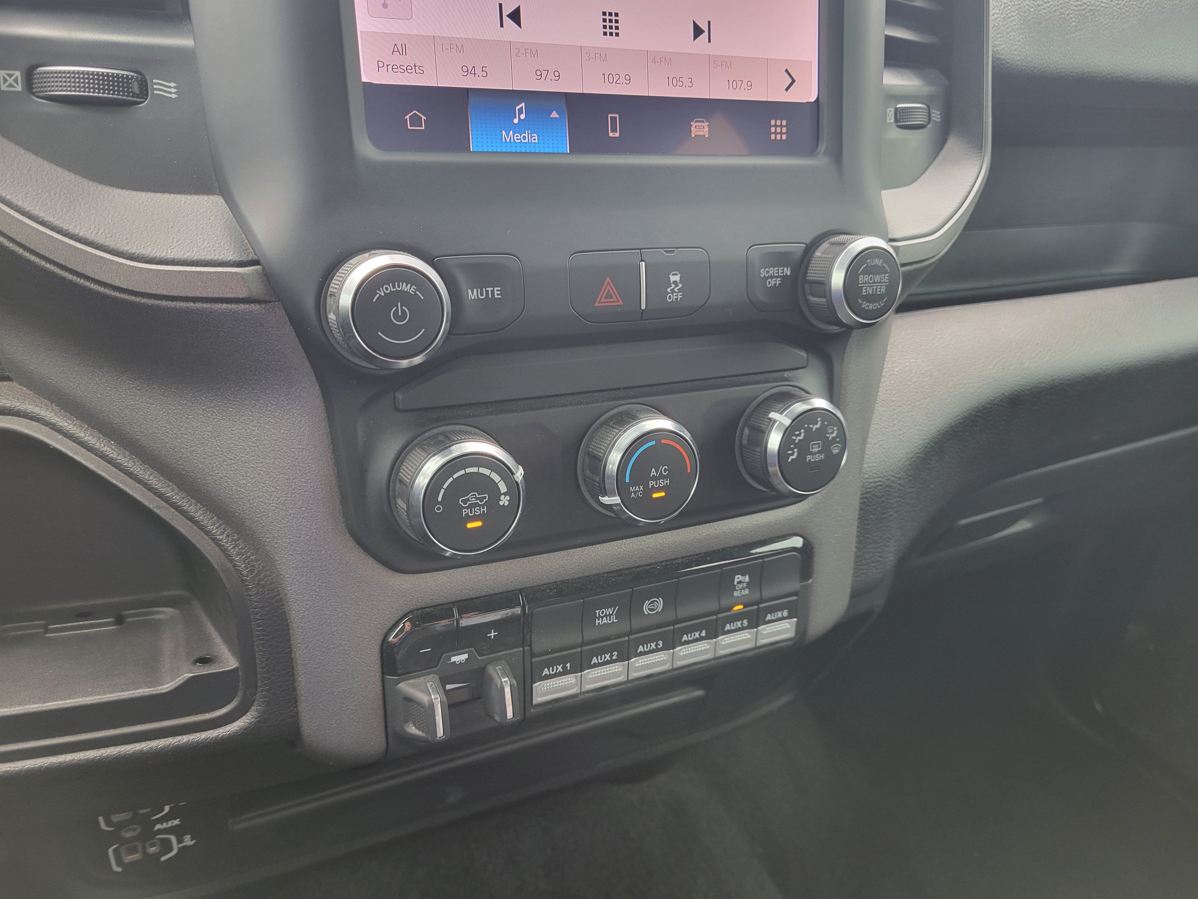 2023 RAM 3500 Tradesman Crew Cab 4x4 6'4" Box
