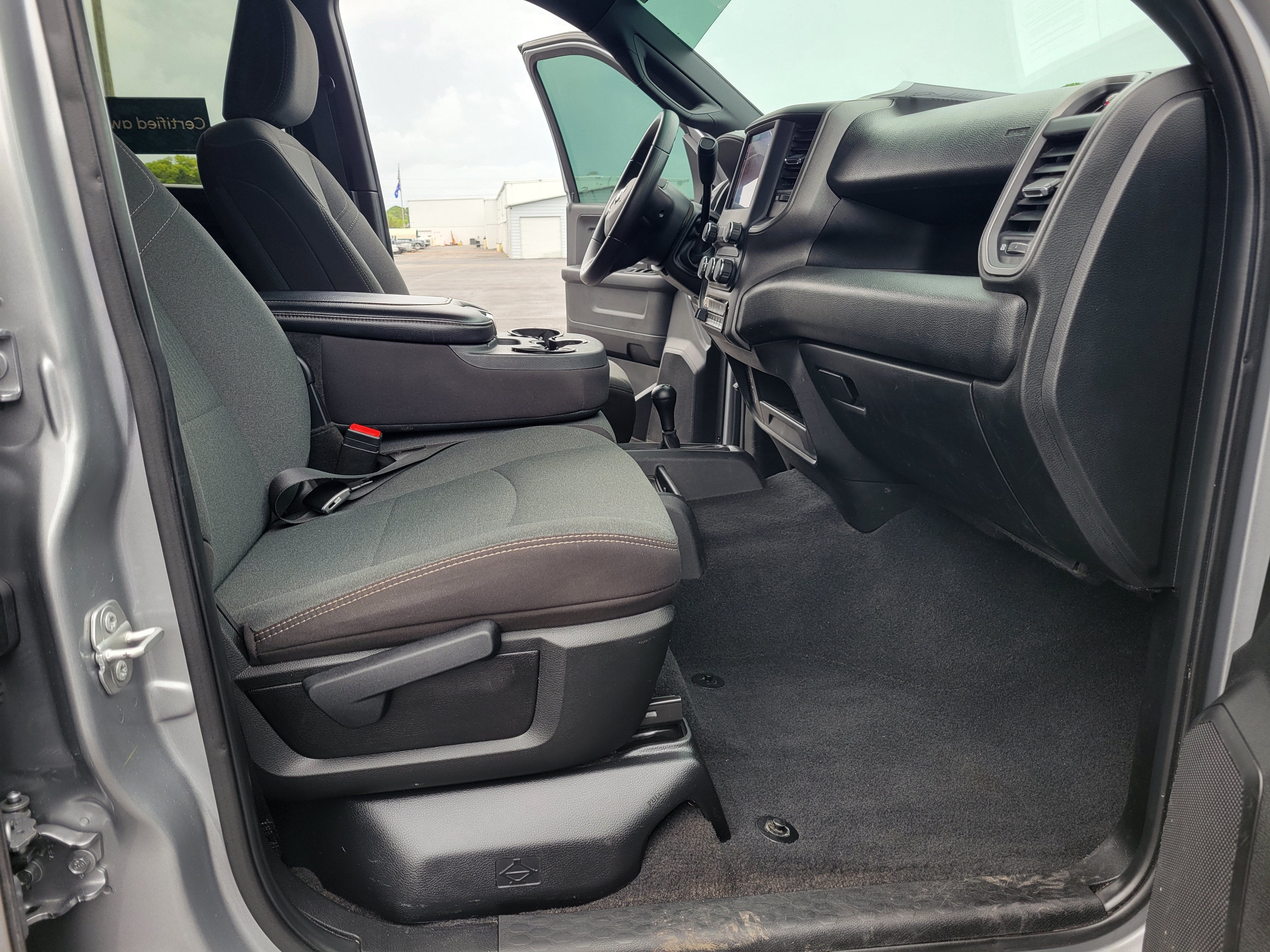 2023 RAM 3500 Tradesman Crew Cab 4x4 6'4" Box