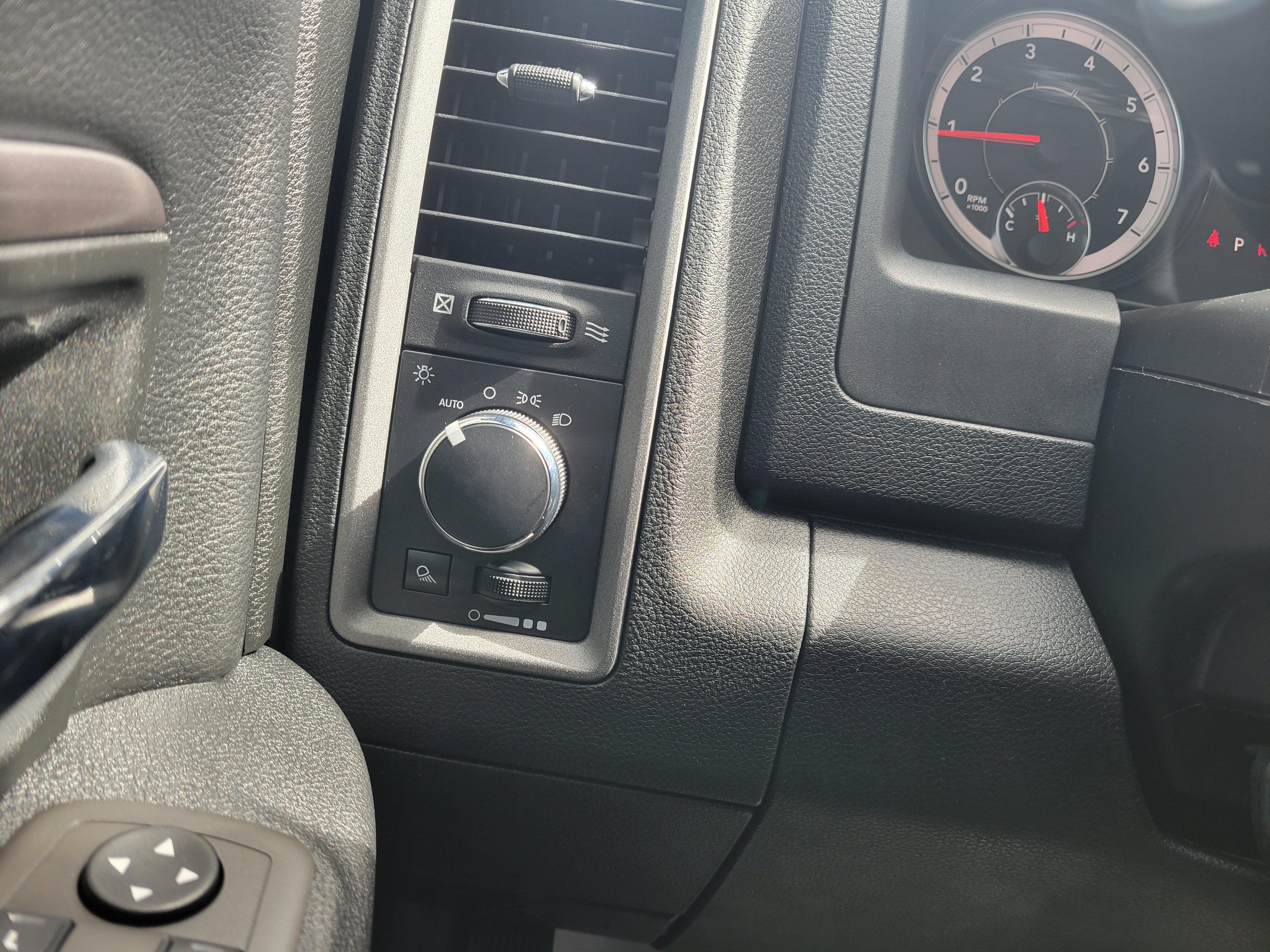 2023 RAM 1500 Classic Tradesman Regular Cab 4x2 8' Box