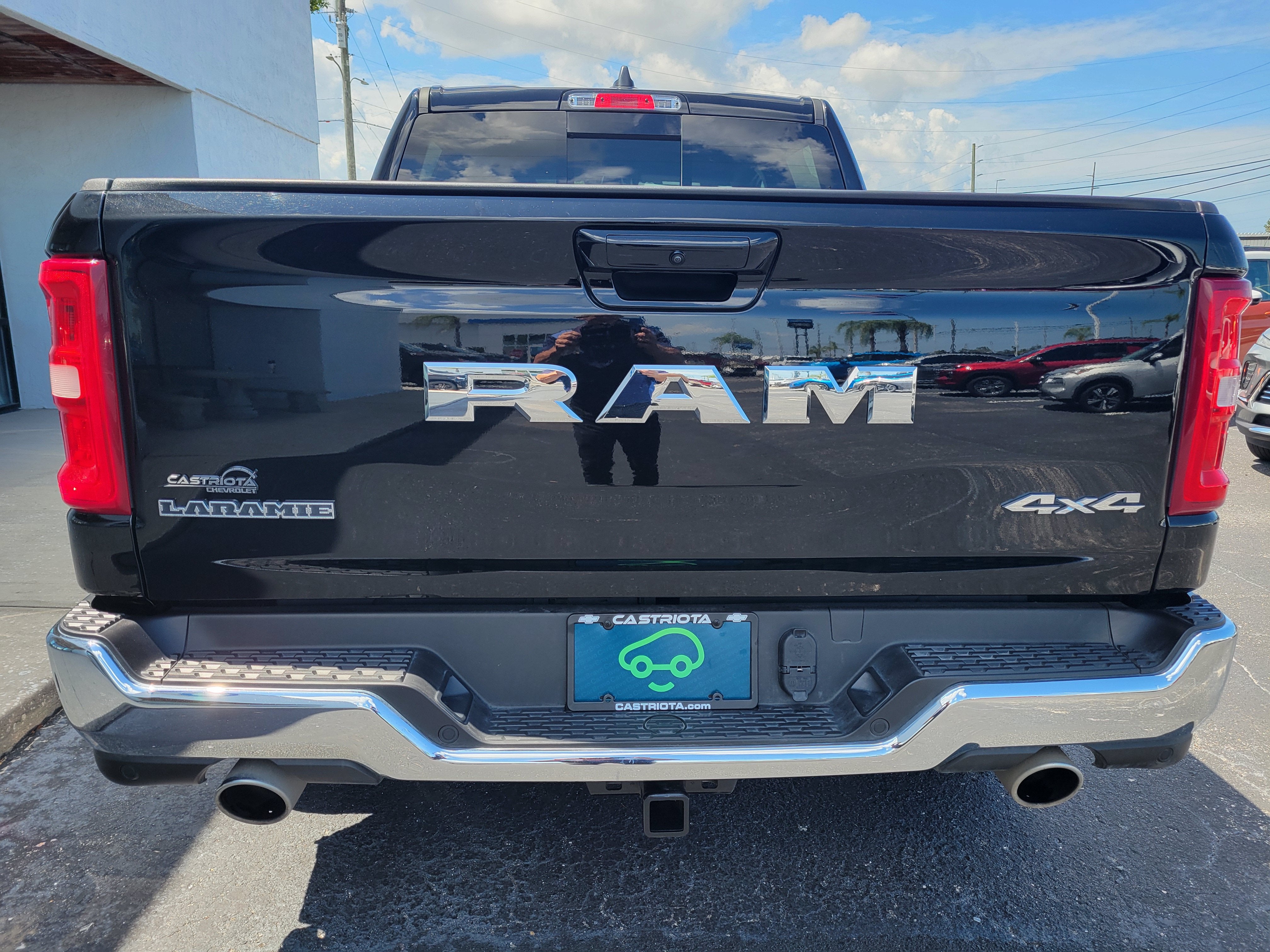 2026 RAM 1500 Laramie Crew Cab 4x4 5'7" Box
