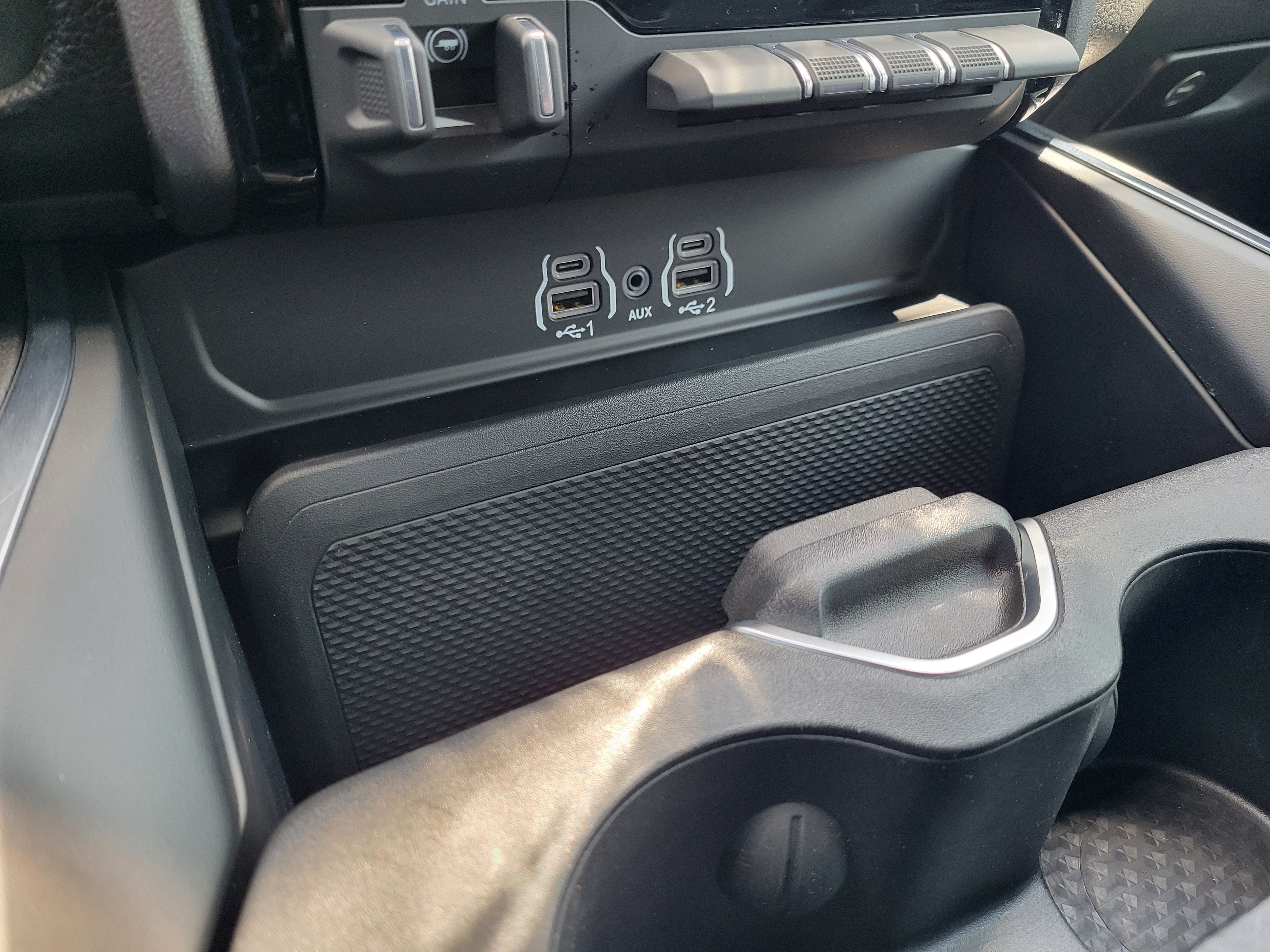 2026 RAM 1500 Laramie Crew Cab 4x4 5'7" Box