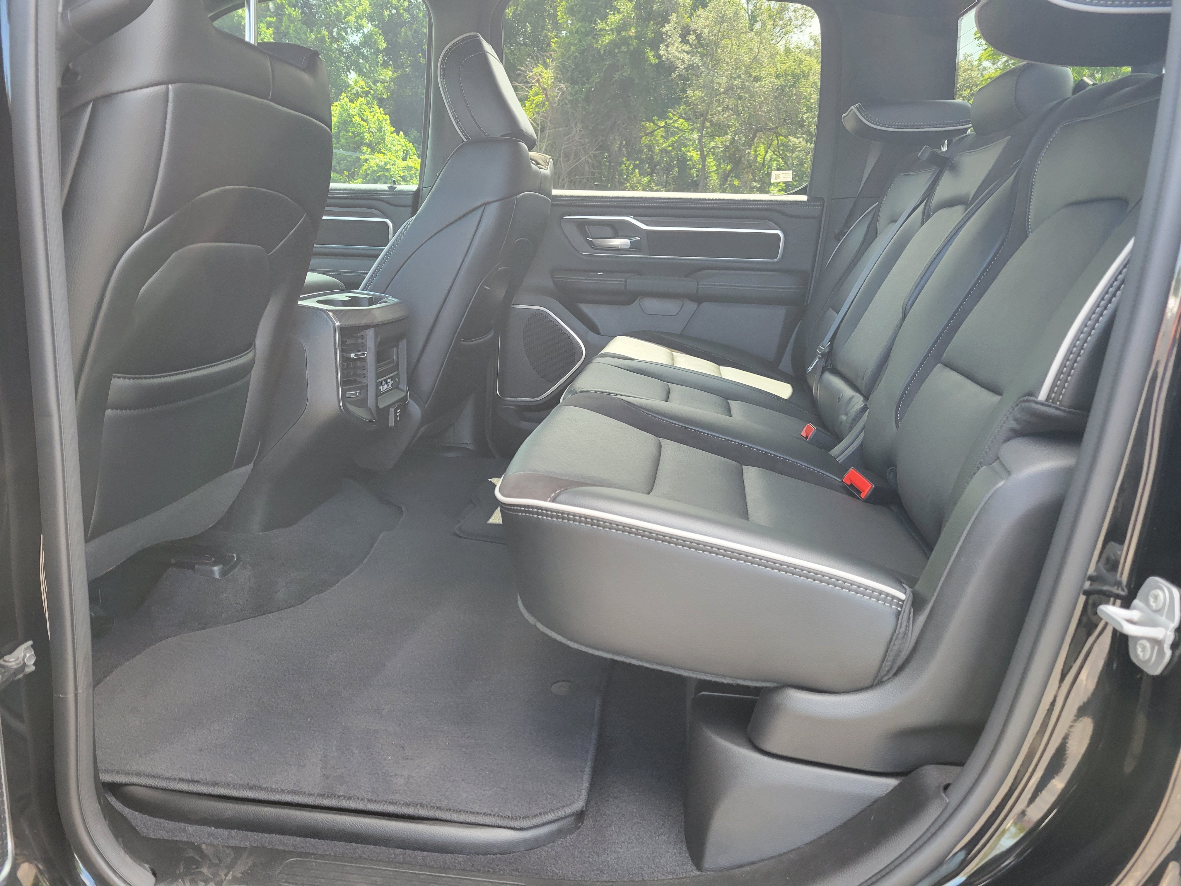 2026 RAM 1500 Laramie Crew Cab 4x4 5'7" Box