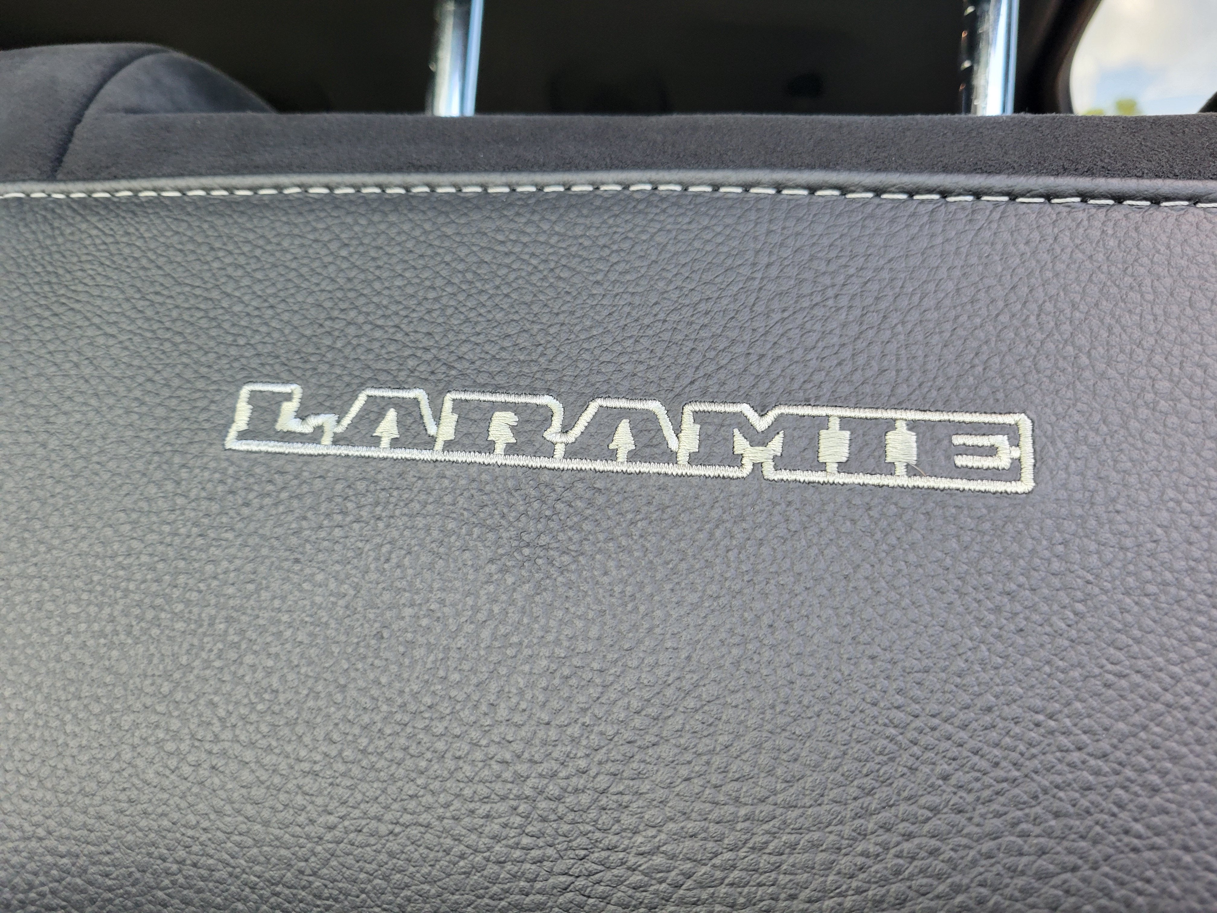 2026 RAM 1500 Laramie Crew Cab 4x4 5'7" Box