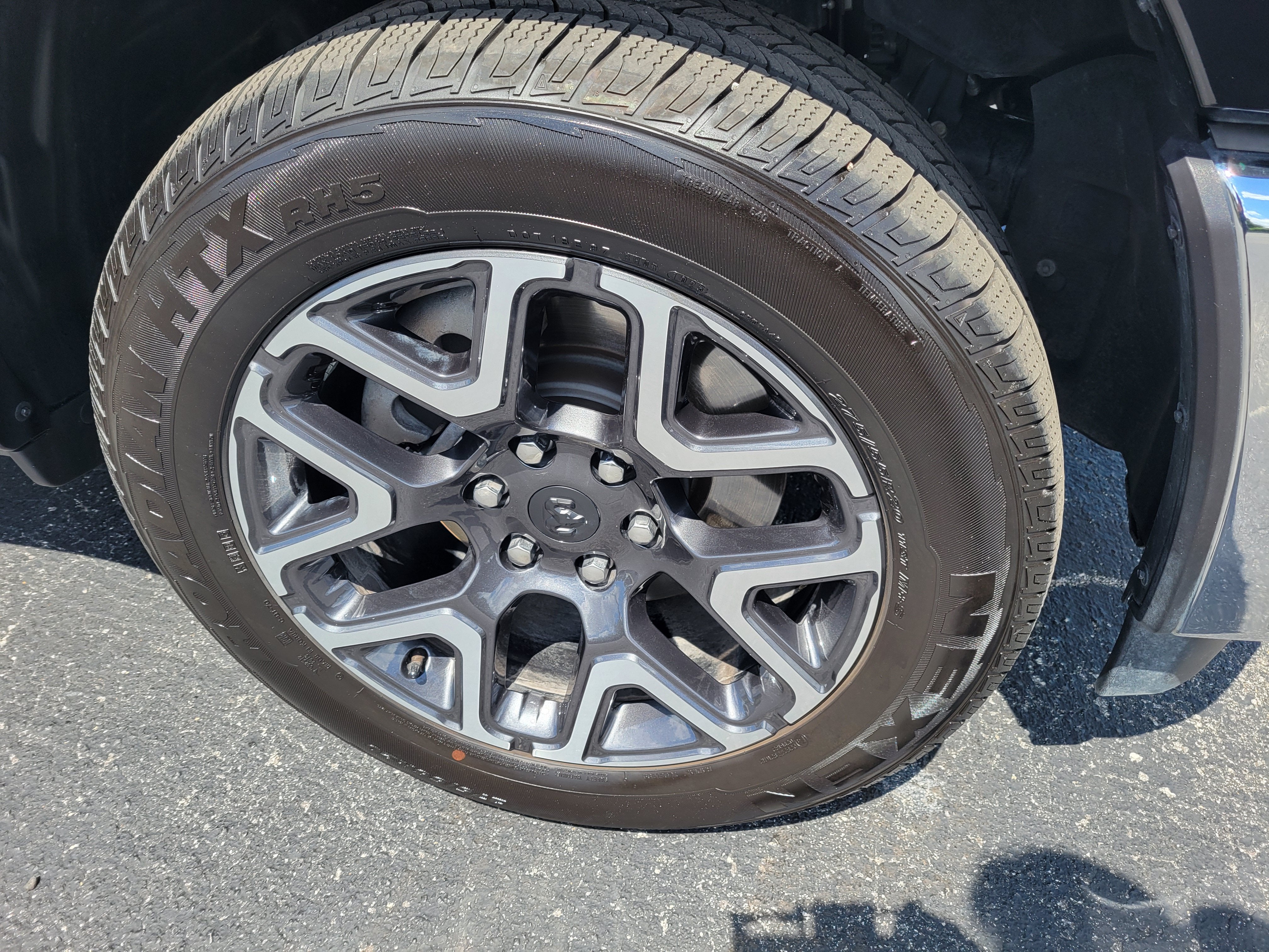 2026 RAM 1500 Laramie Crew Cab 4x4 5'7" Box