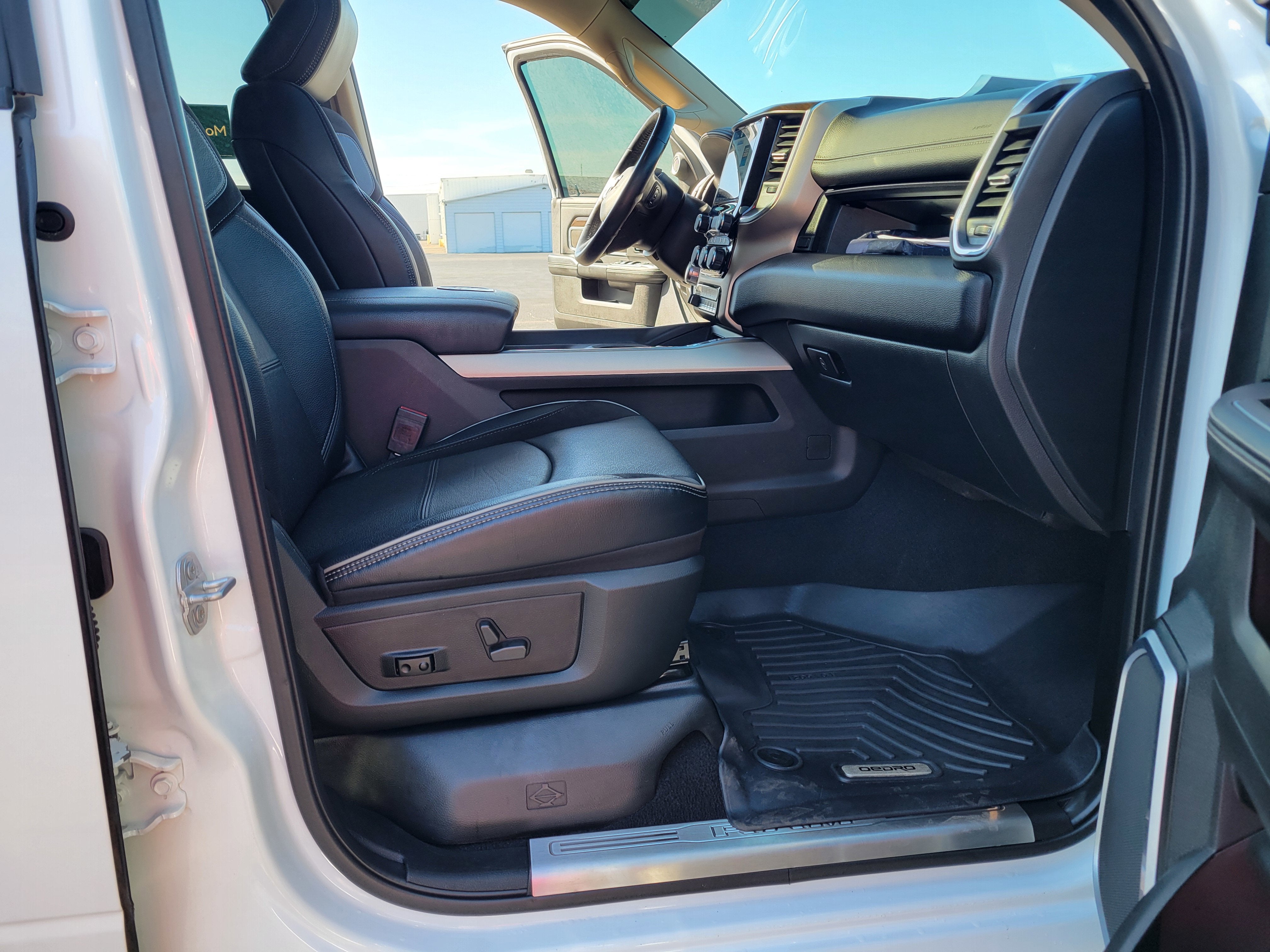 2022 RAM 2500 Laramie Crew Cab 4x4 6'4" Box